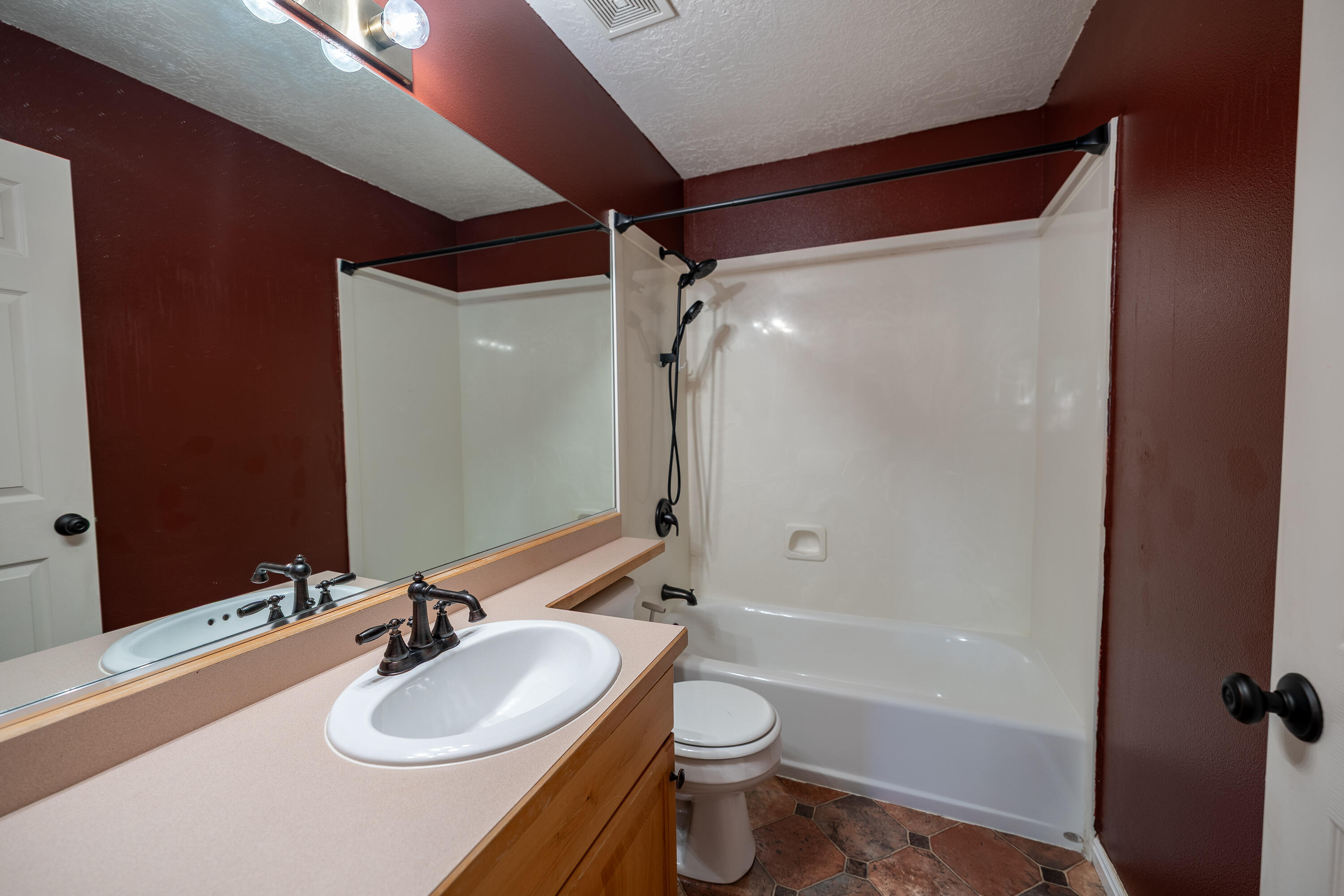 LEXINGTON HILLS TOWNHOMES - Residential