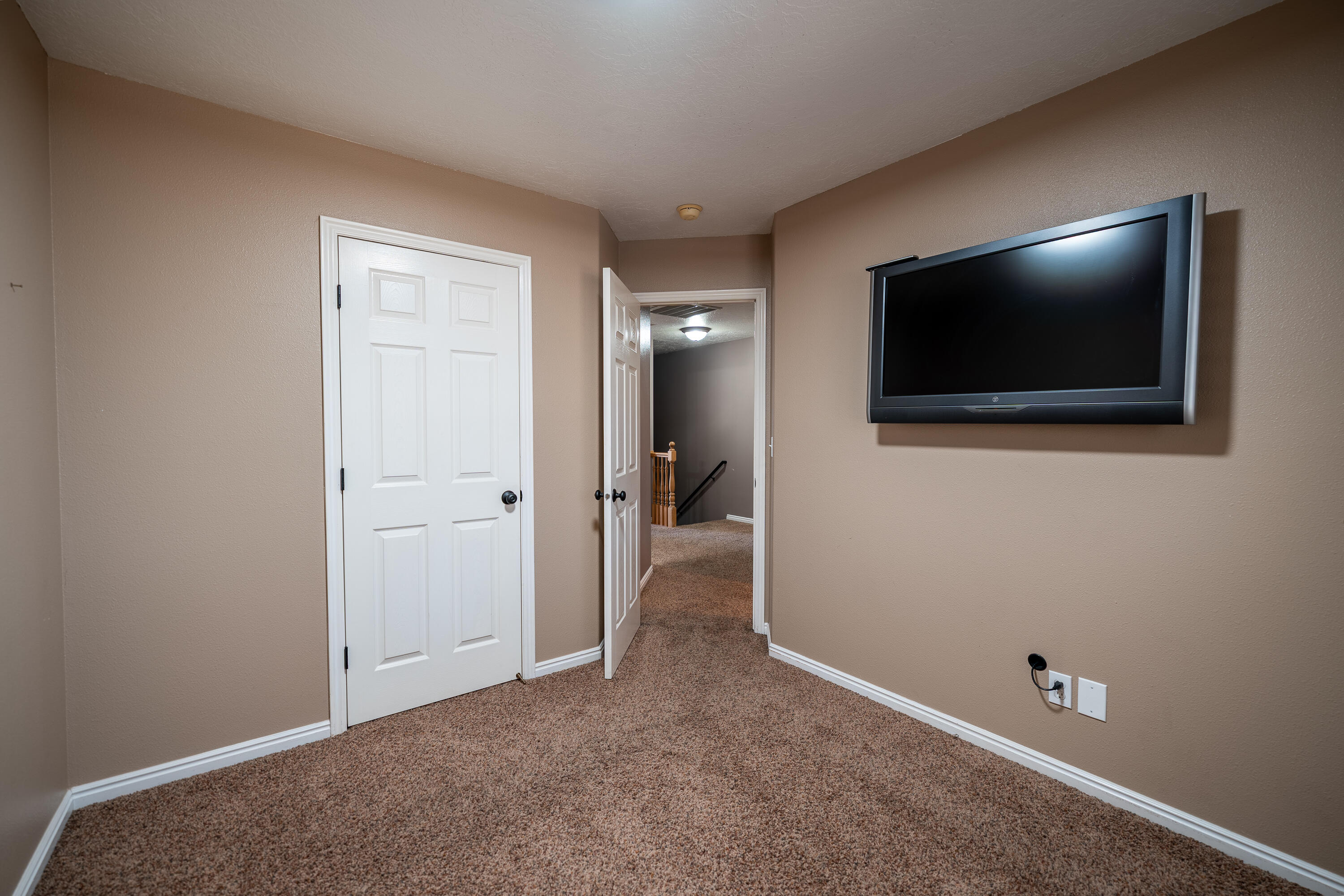 LEXINGTON HILLS TOWNHOMES - Residential