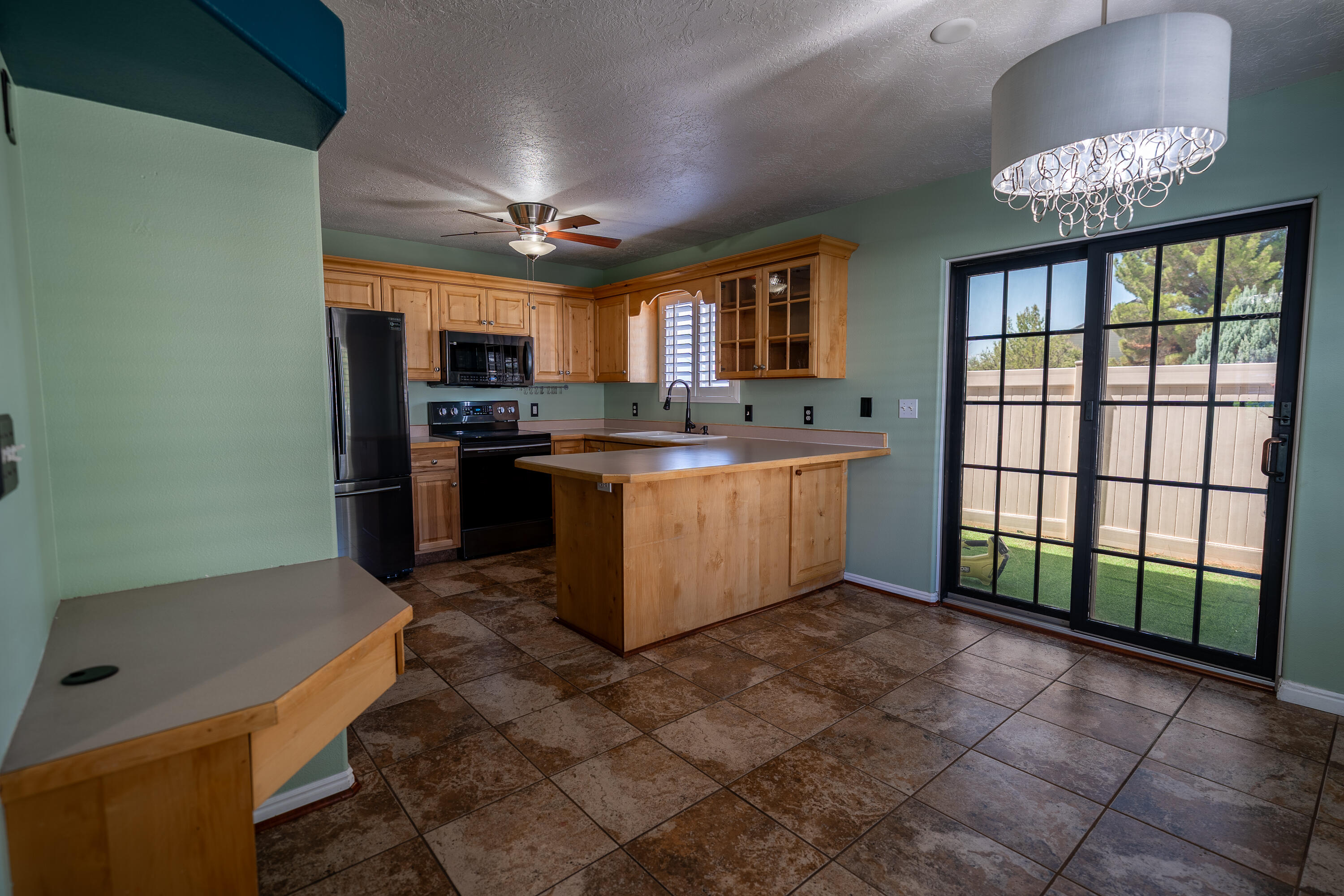 LEXINGTON HILLS TOWNHOMES - Residential