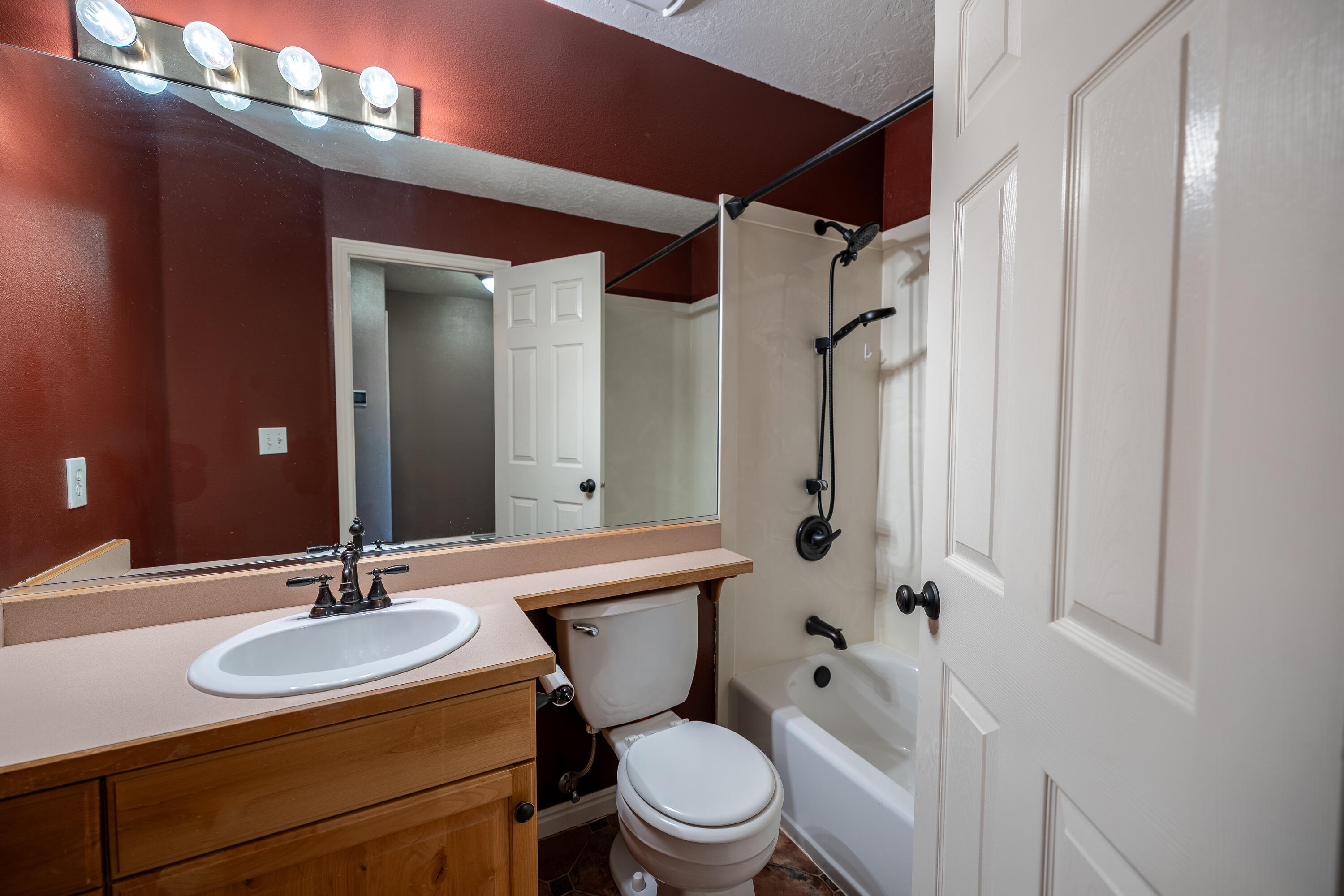 LEXINGTON HILLS TOWNHOMES - Residential
