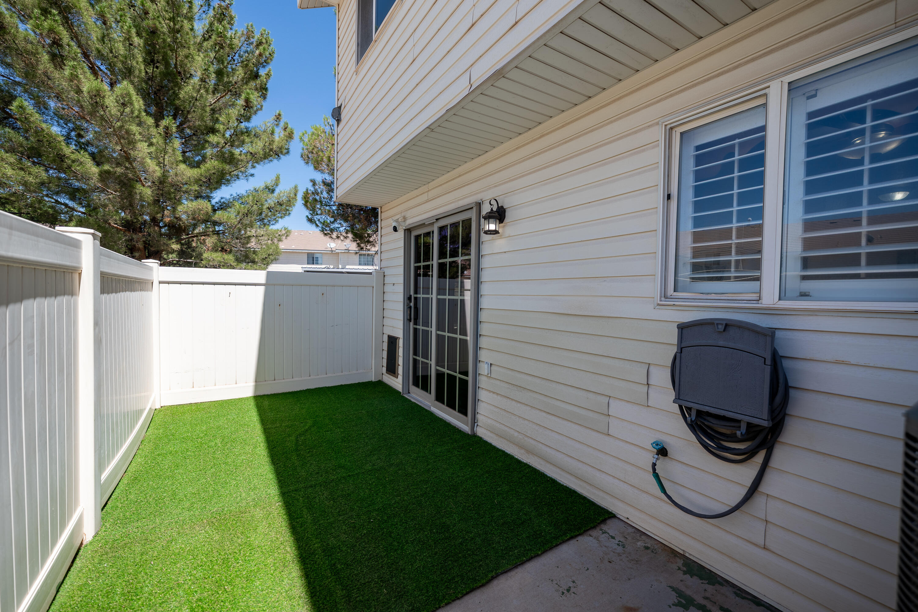 LEXINGTON HILLS TOWNHOMES - Residential