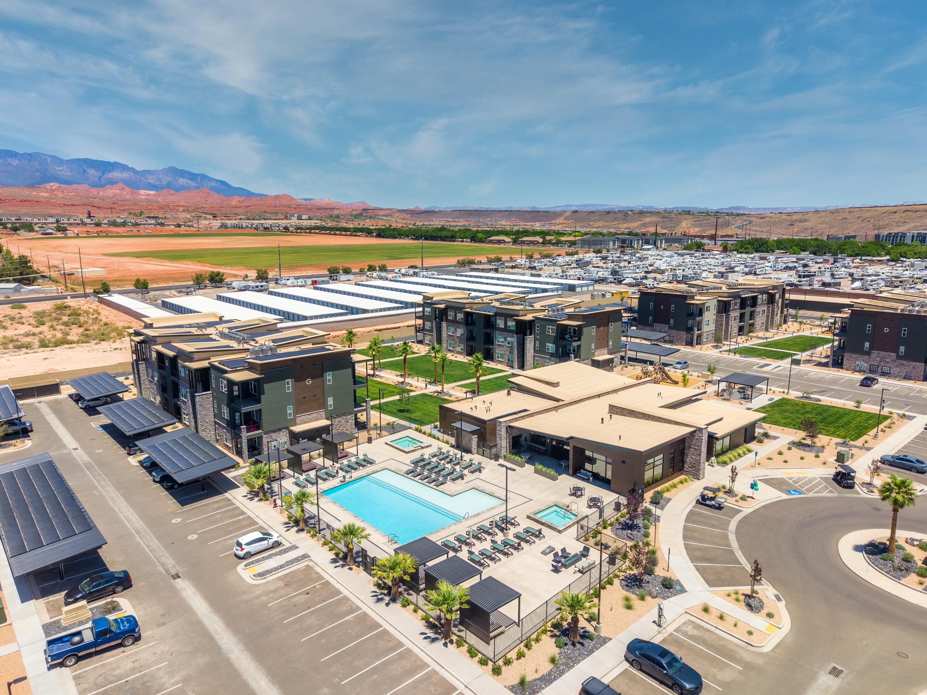 DESERT RIDGE TH - Residential