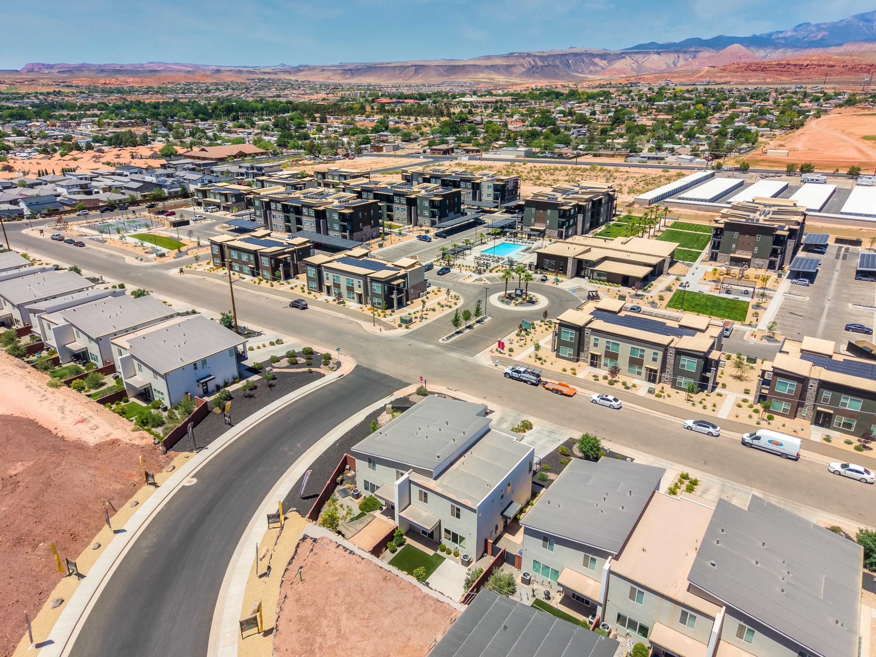 DESERT RIDGE TH - Residential