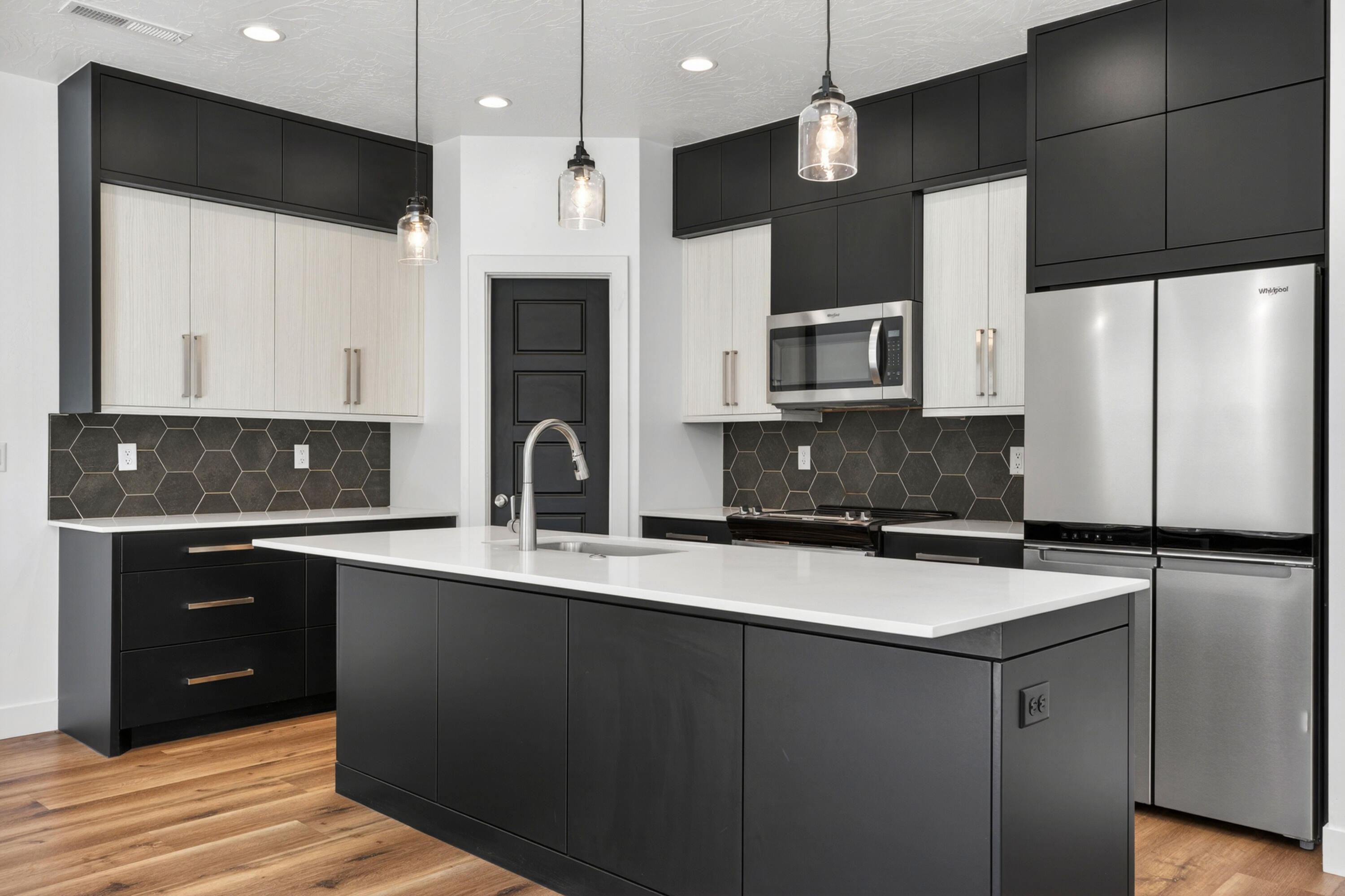 DESERT RIDGE TH - Residential