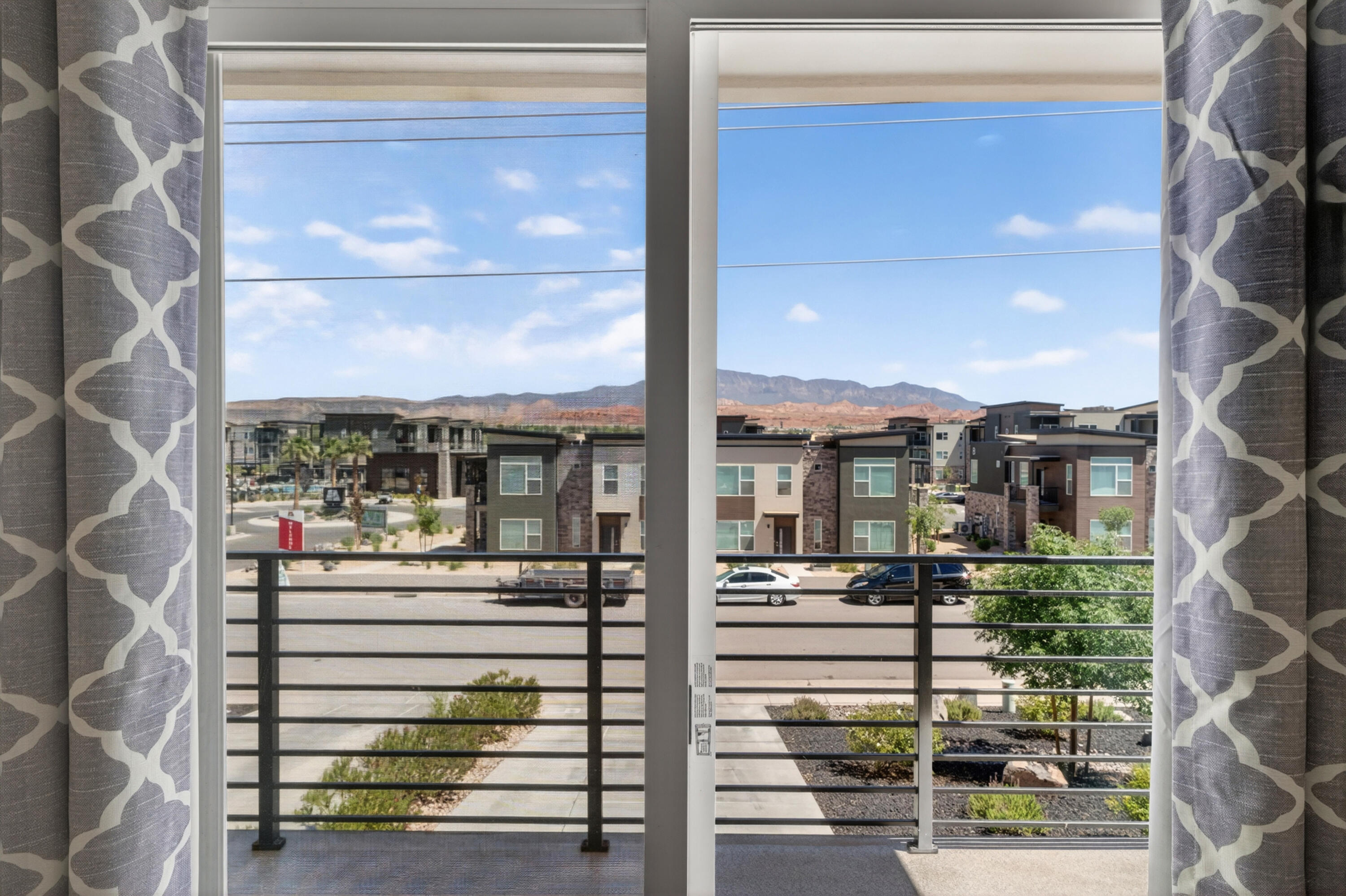 DESERT RIDGE TH - Residential
