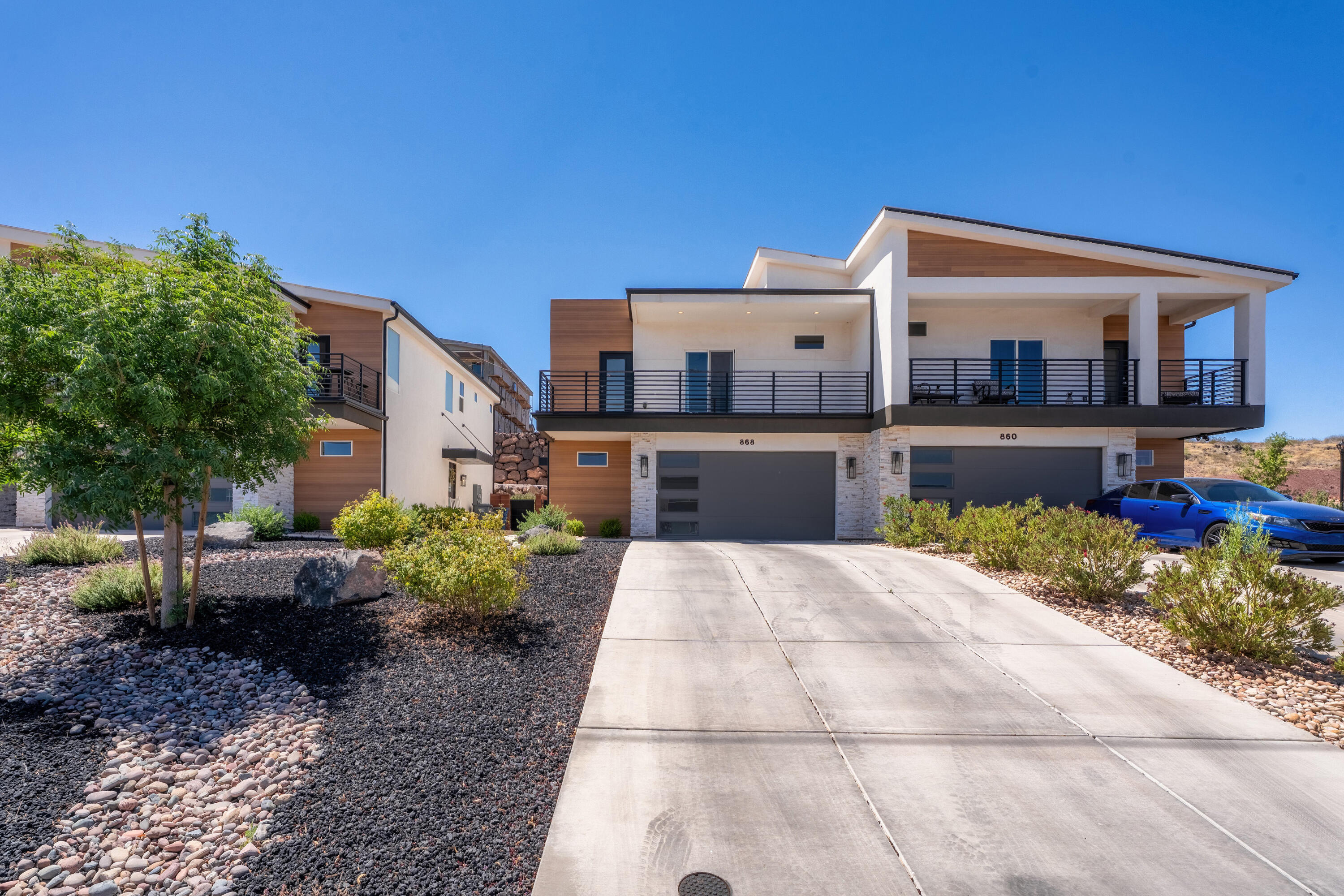 DESERT RIDGE TH - Residential