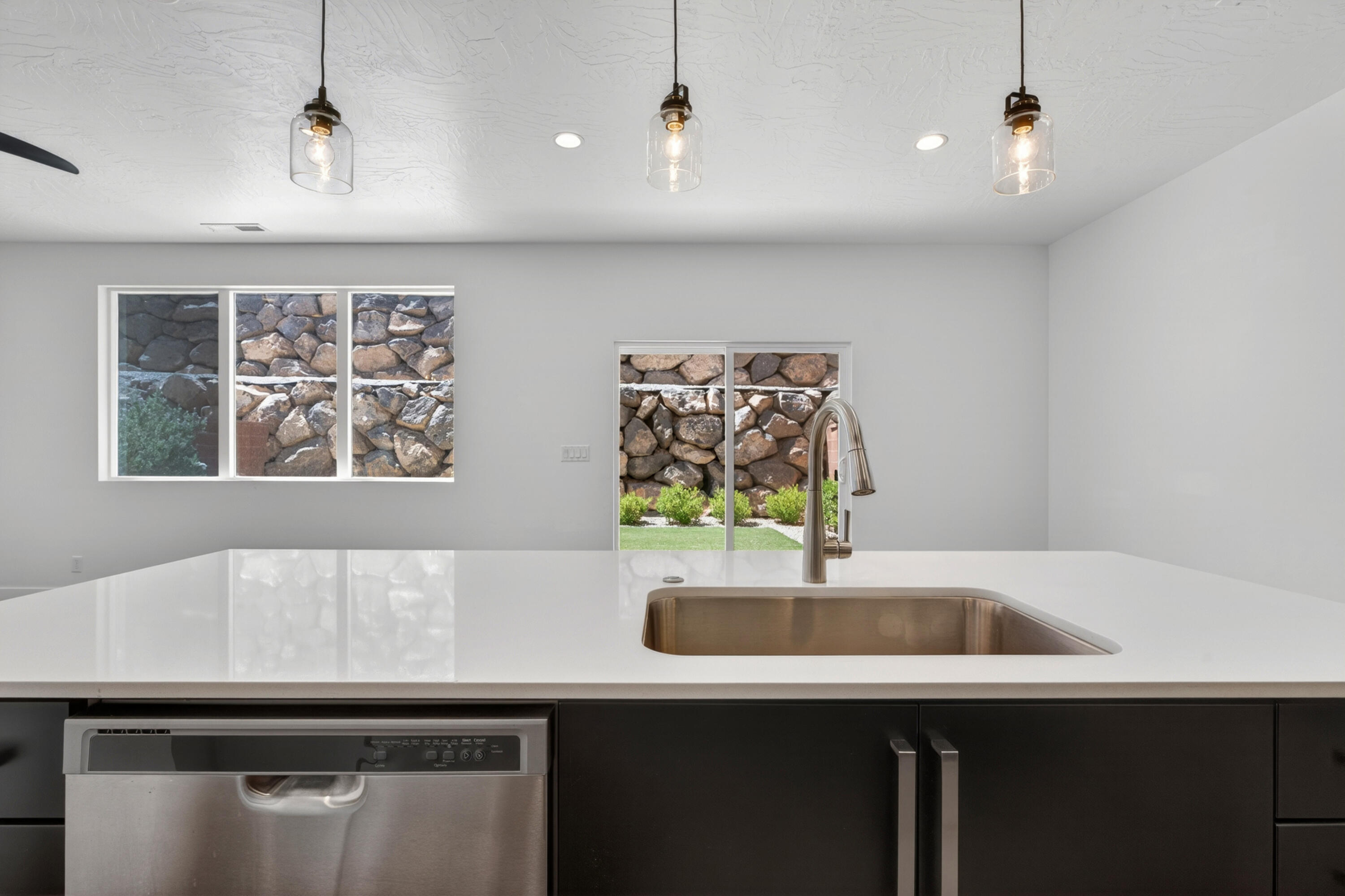 DESERT RIDGE TH - Residential