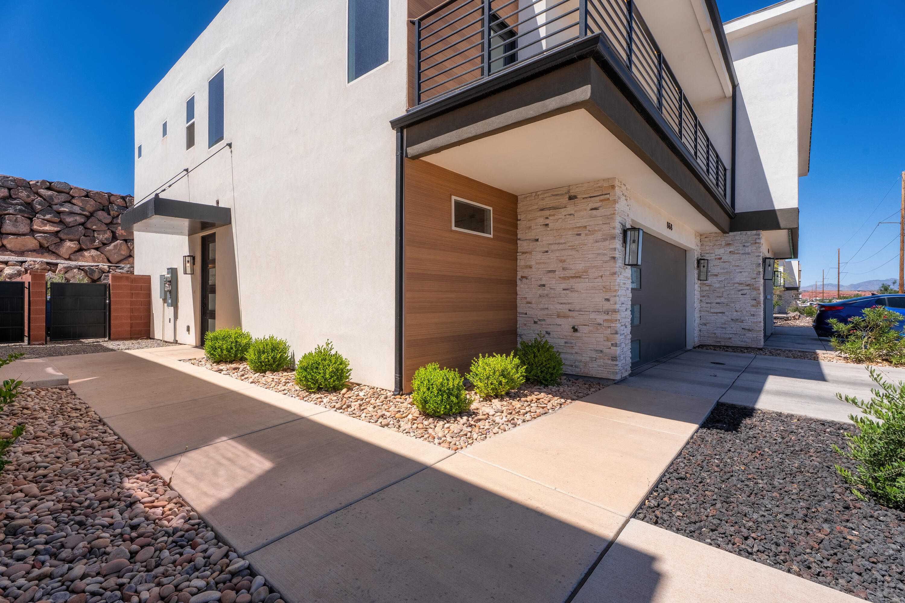DESERT RIDGE TH - Residential