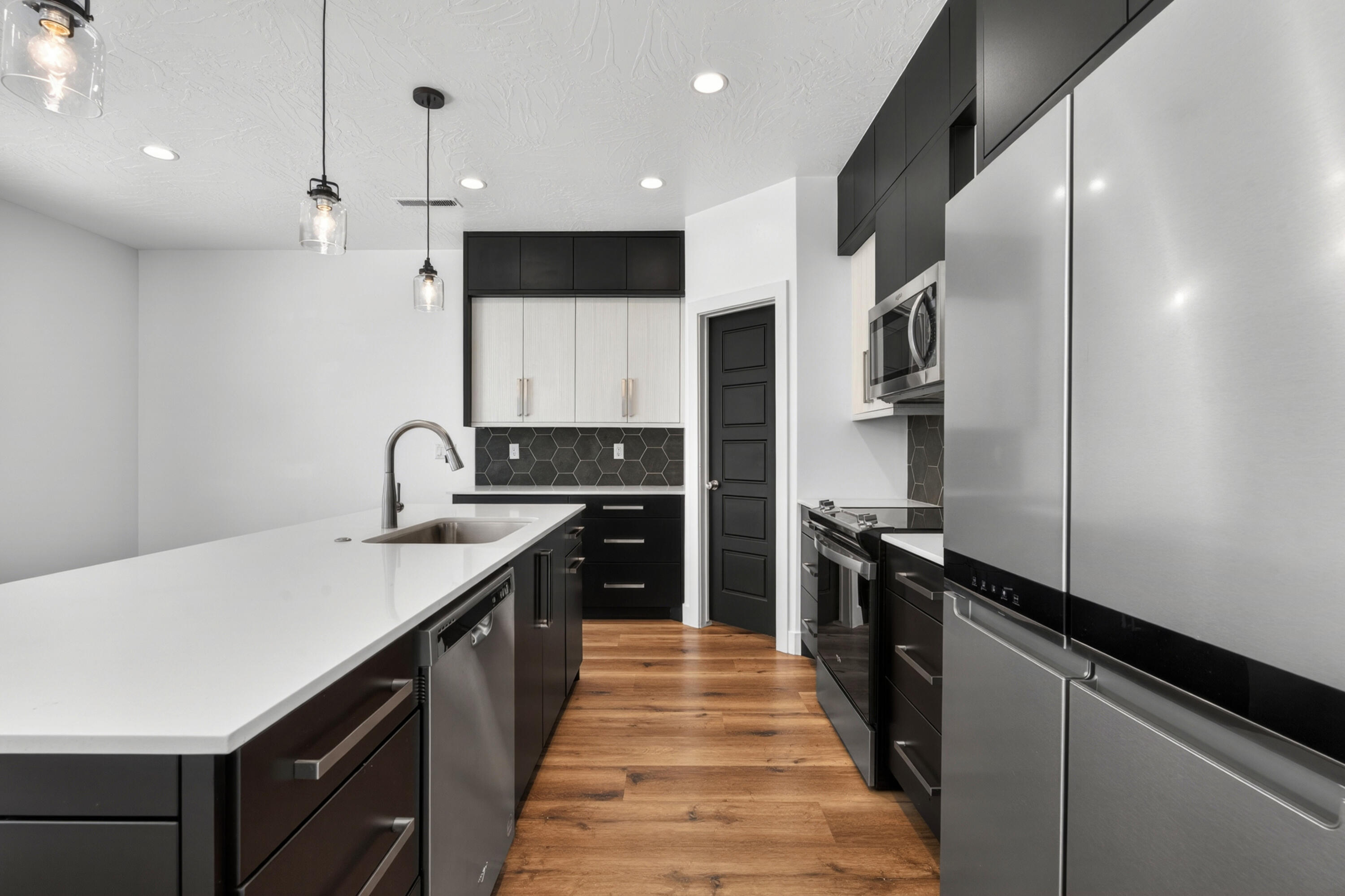 DESERT RIDGE TH - Residential