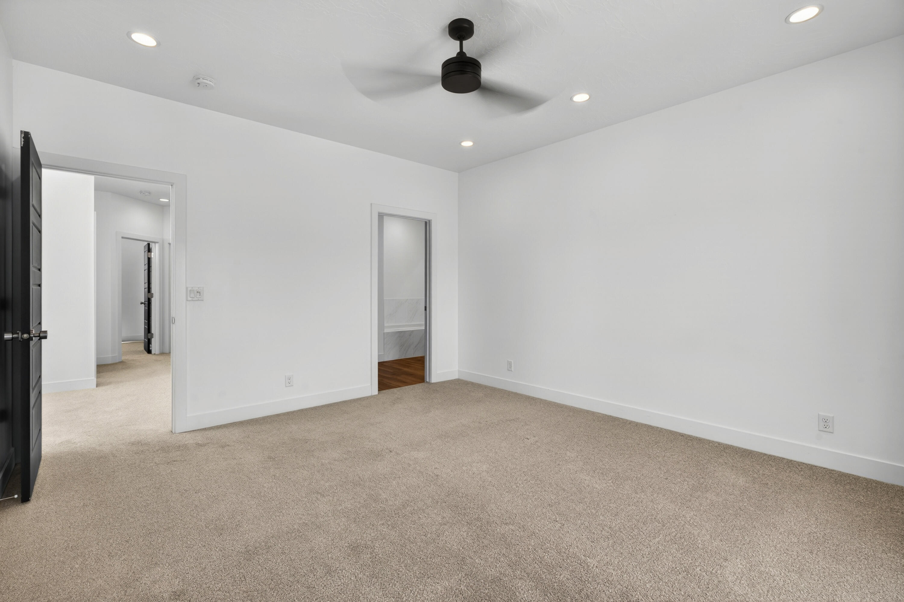 DESERT RIDGE TH - Residential