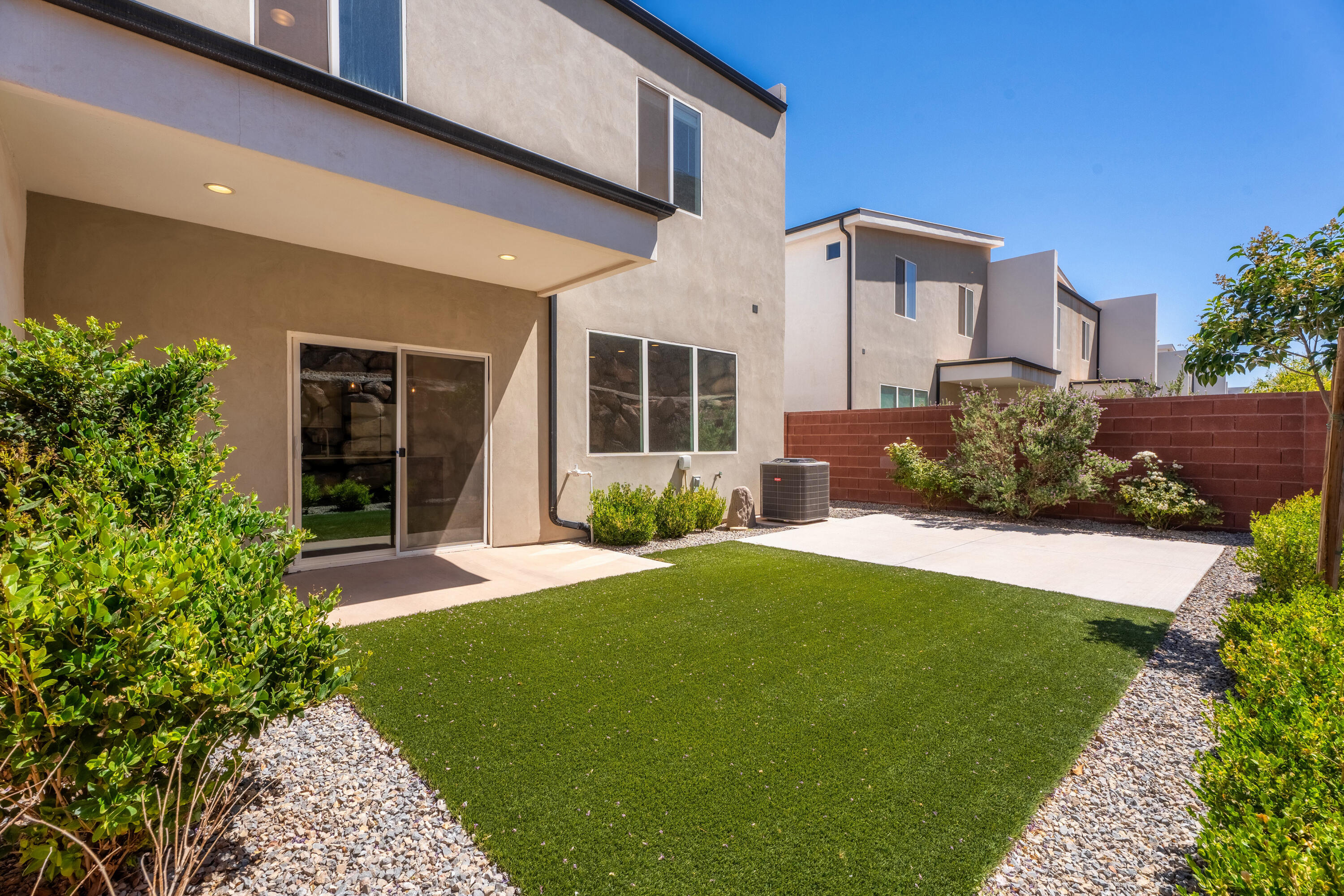 DESERT RIDGE TH - Residential