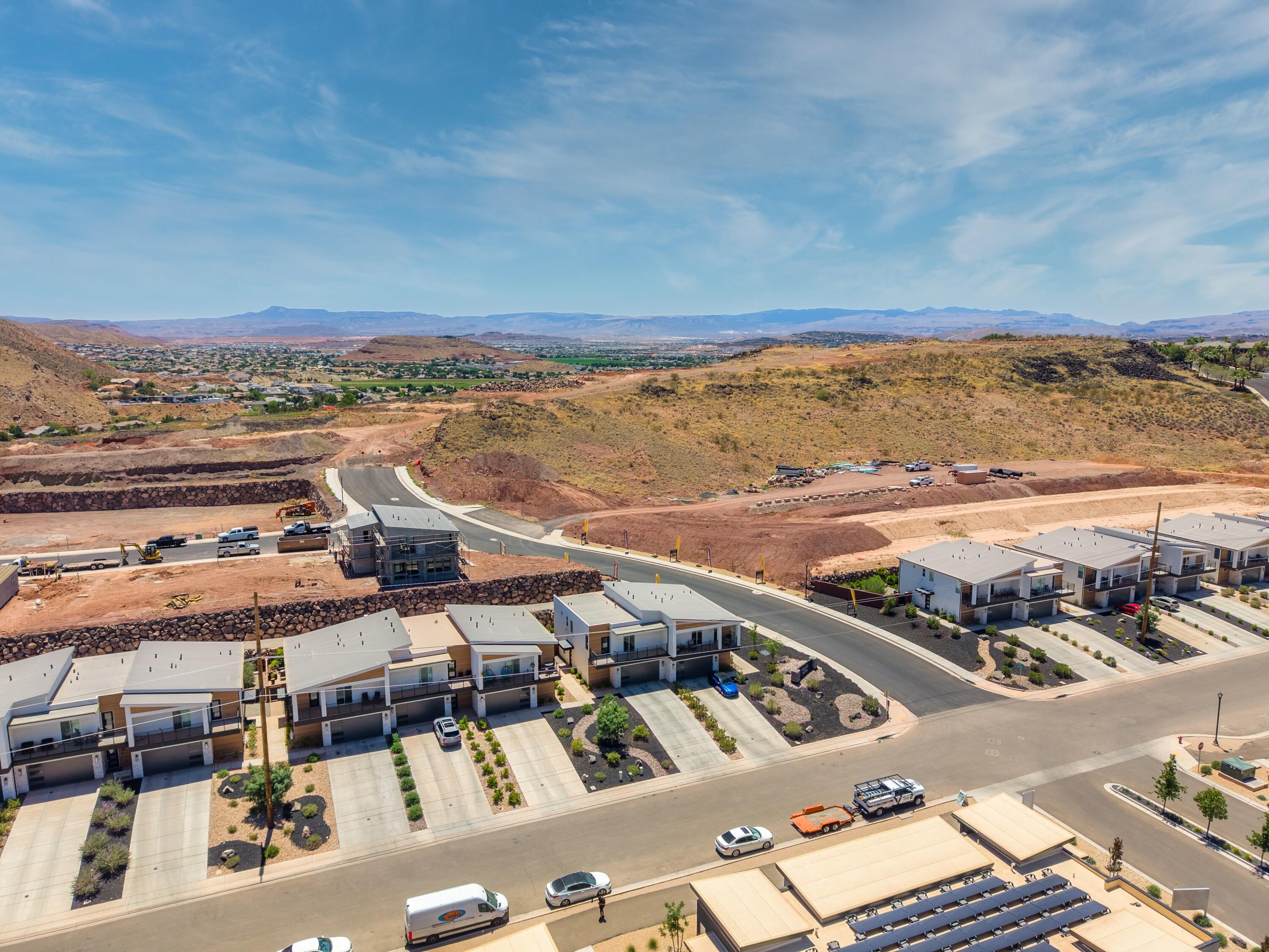 DESERT RIDGE TH - Residential
