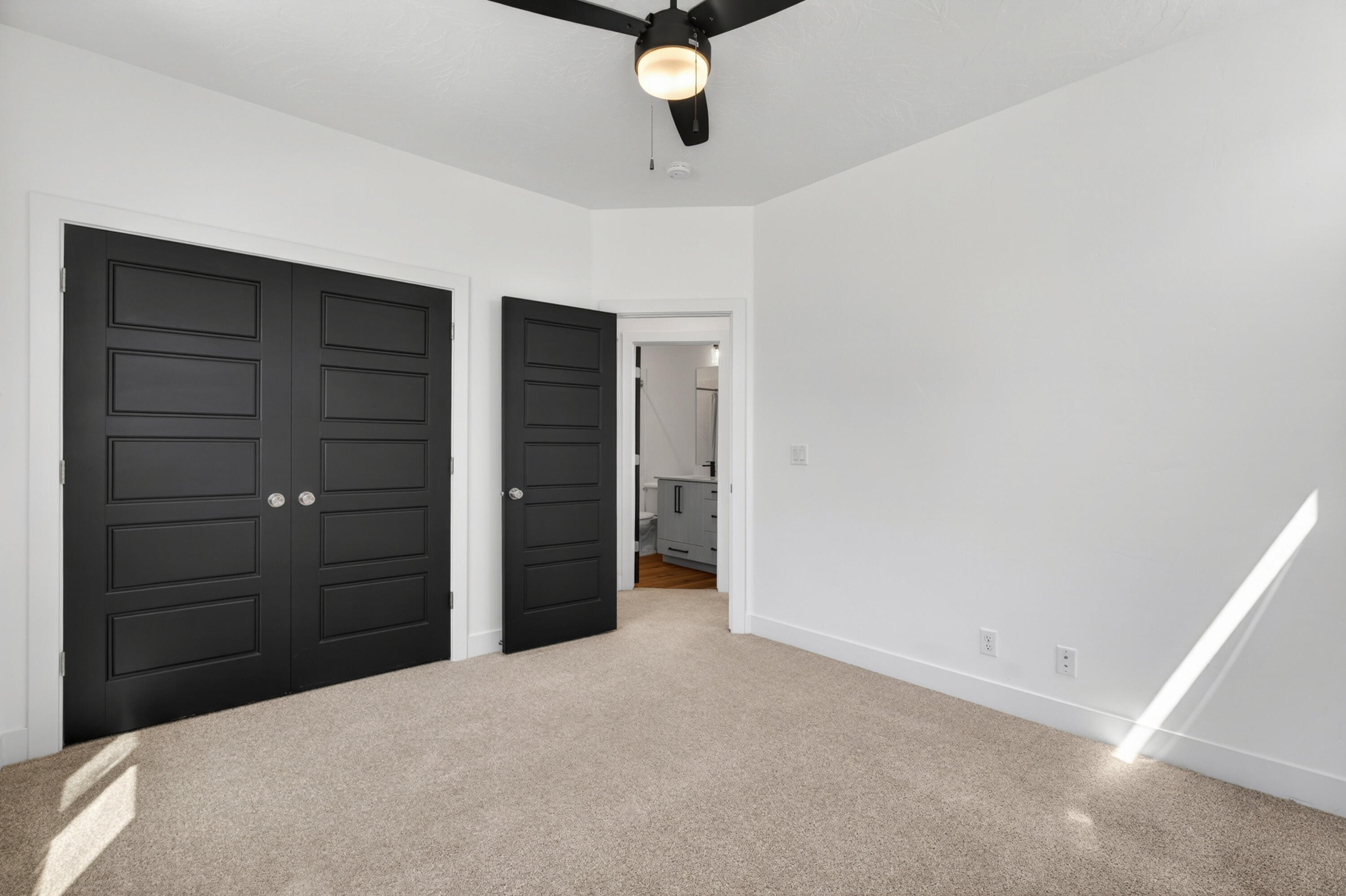 DESERT RIDGE TH - Residential
