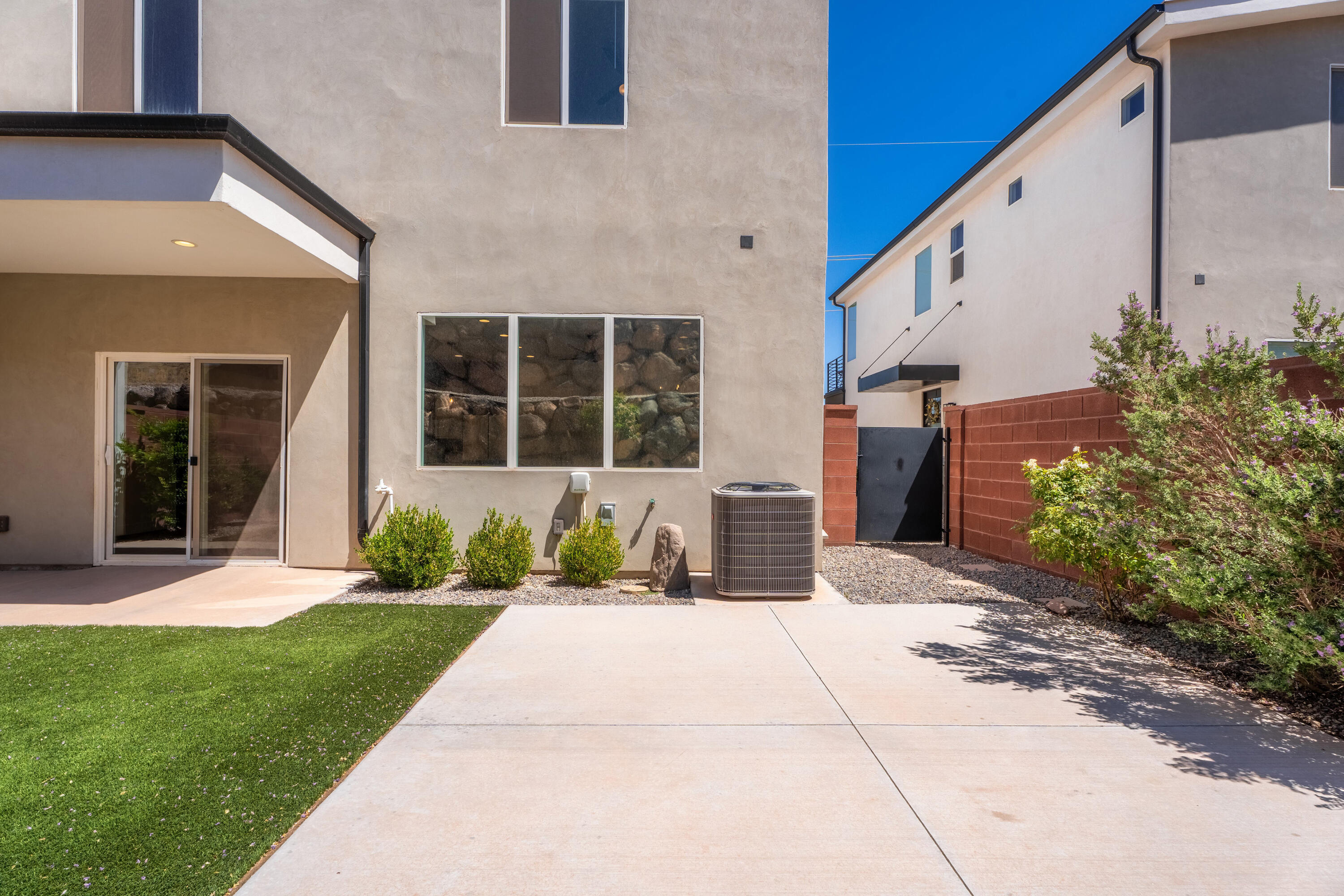 DESERT RIDGE TH - Residential