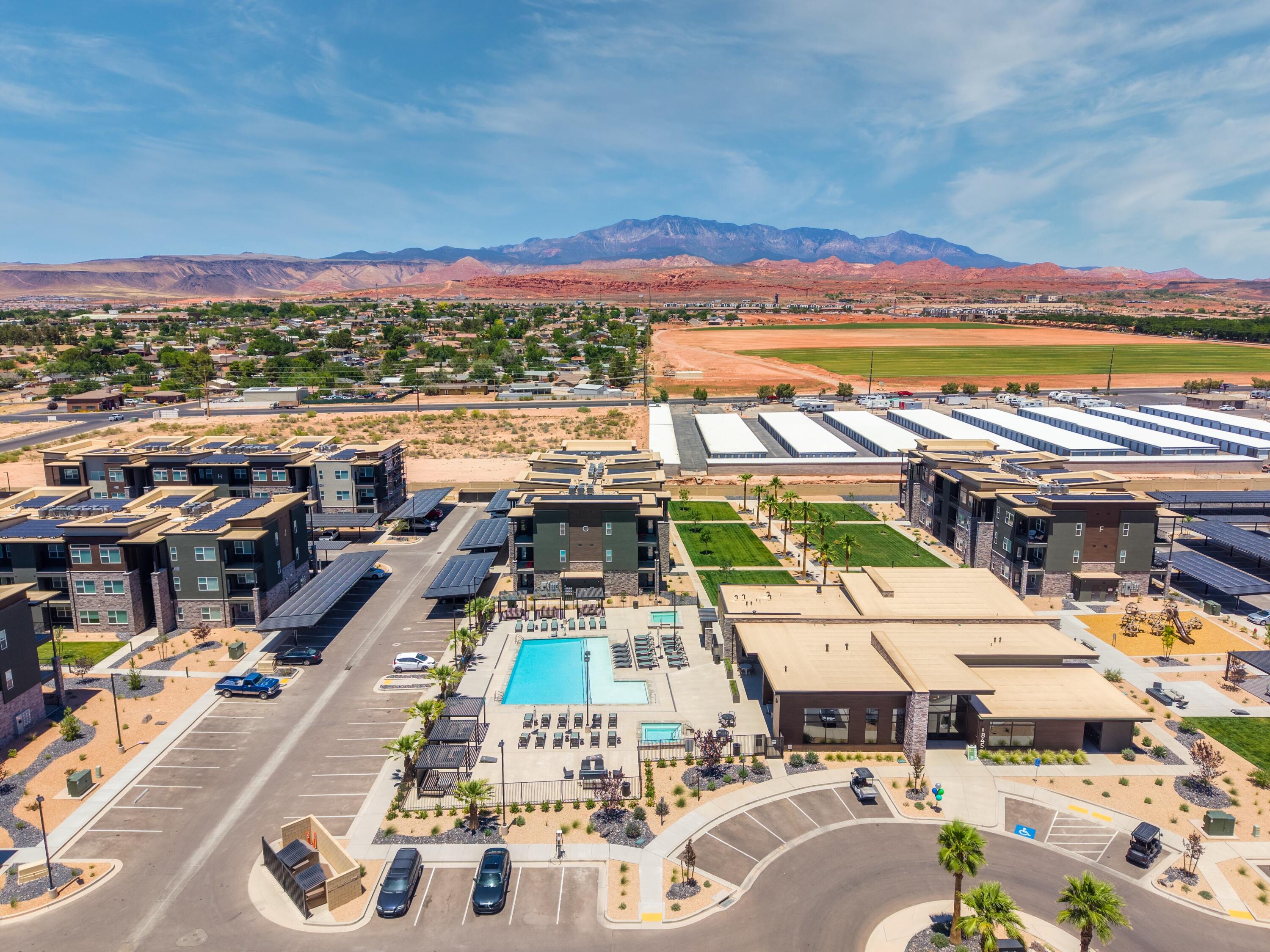 DESERT RIDGE TH - Residential