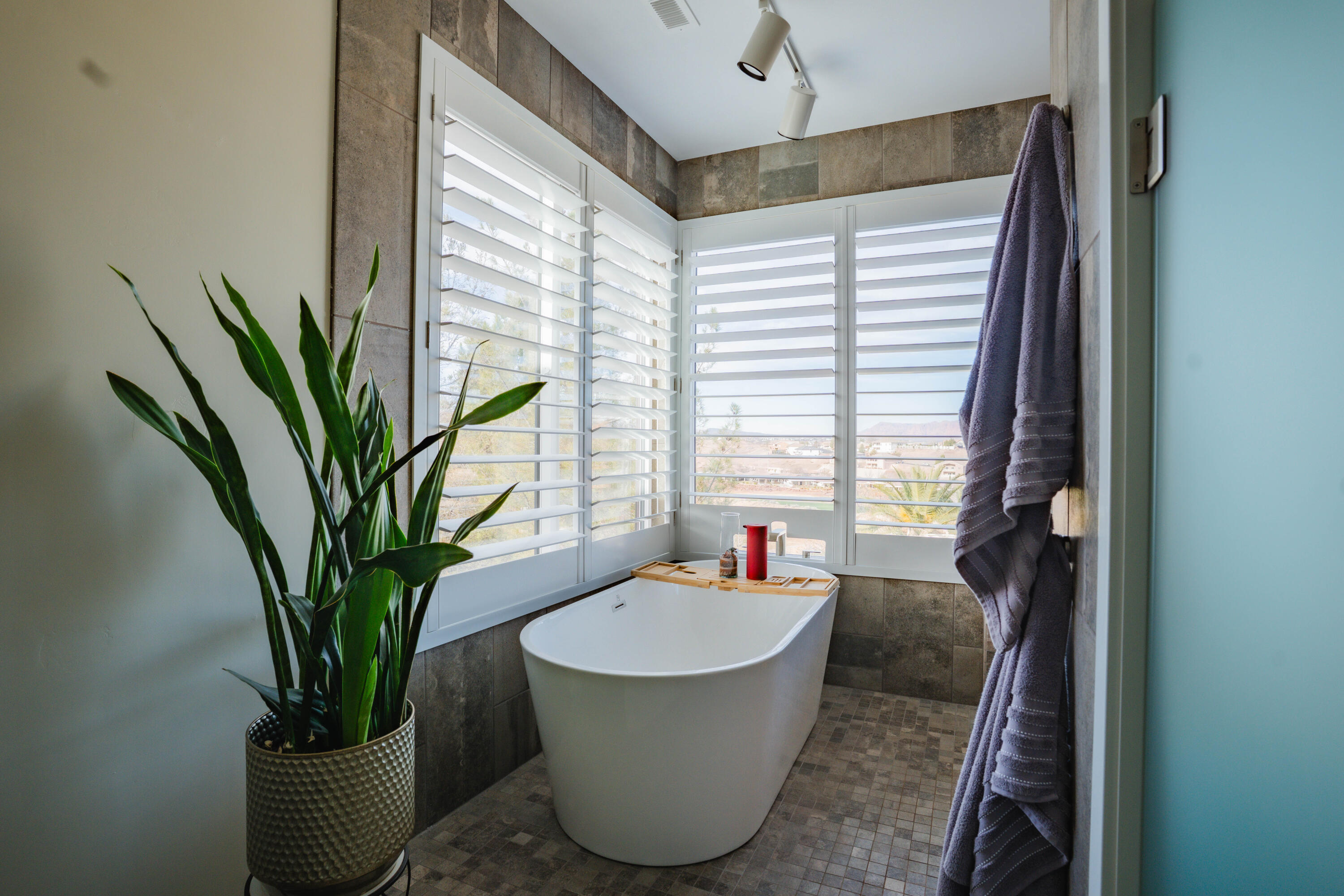 SOUTHGATE HILLS - Residential