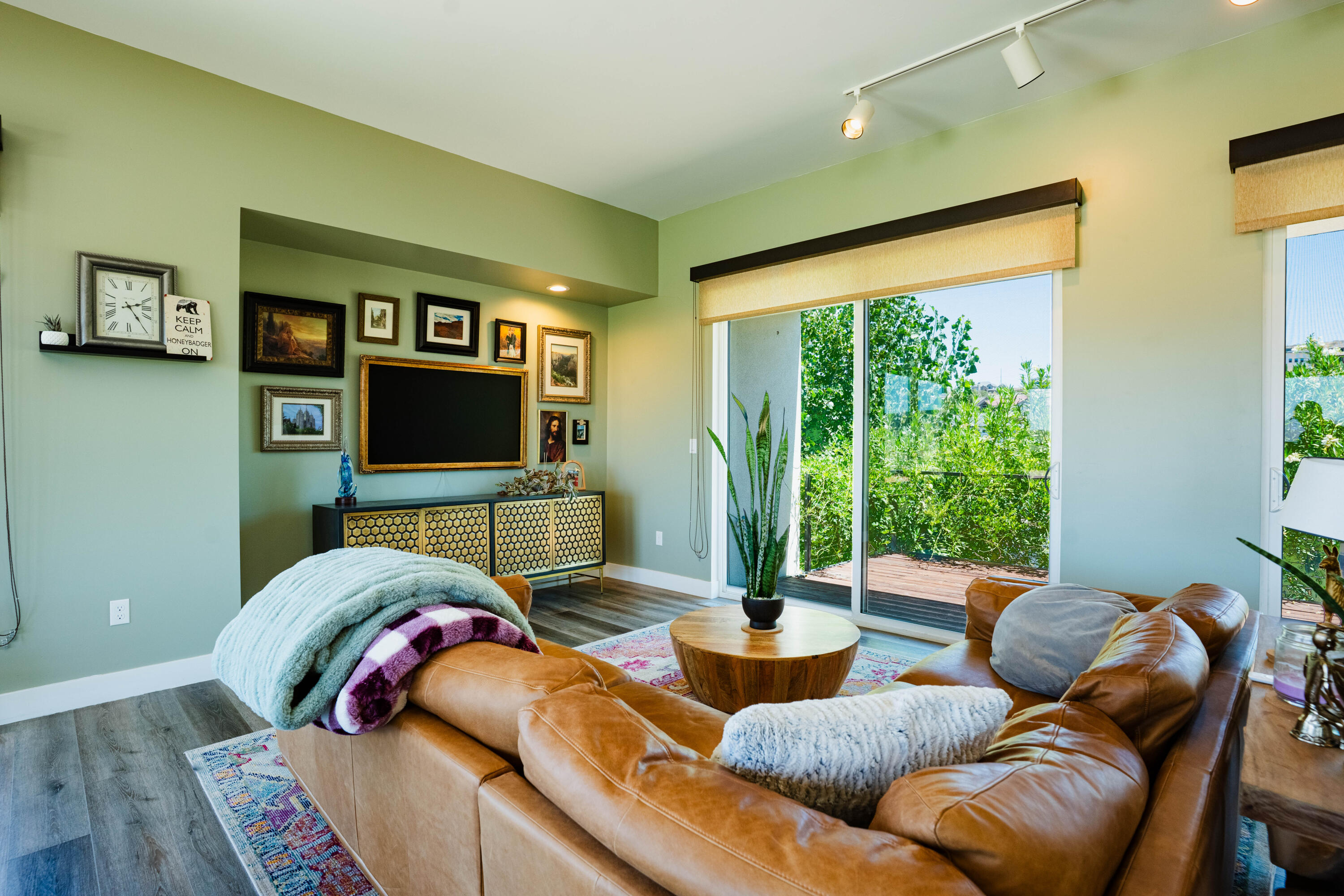 SOUTHGATE HILLS - Residential