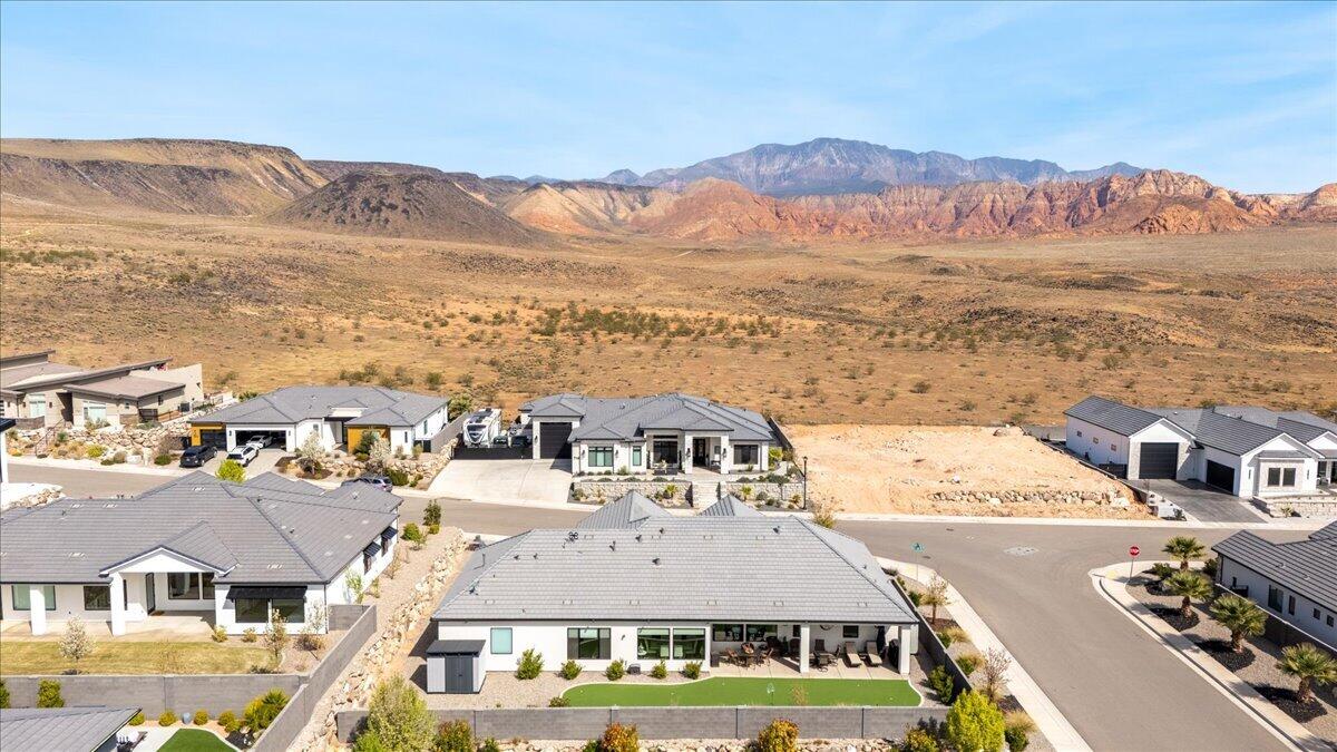 WASHINGTON VISTA - Residential