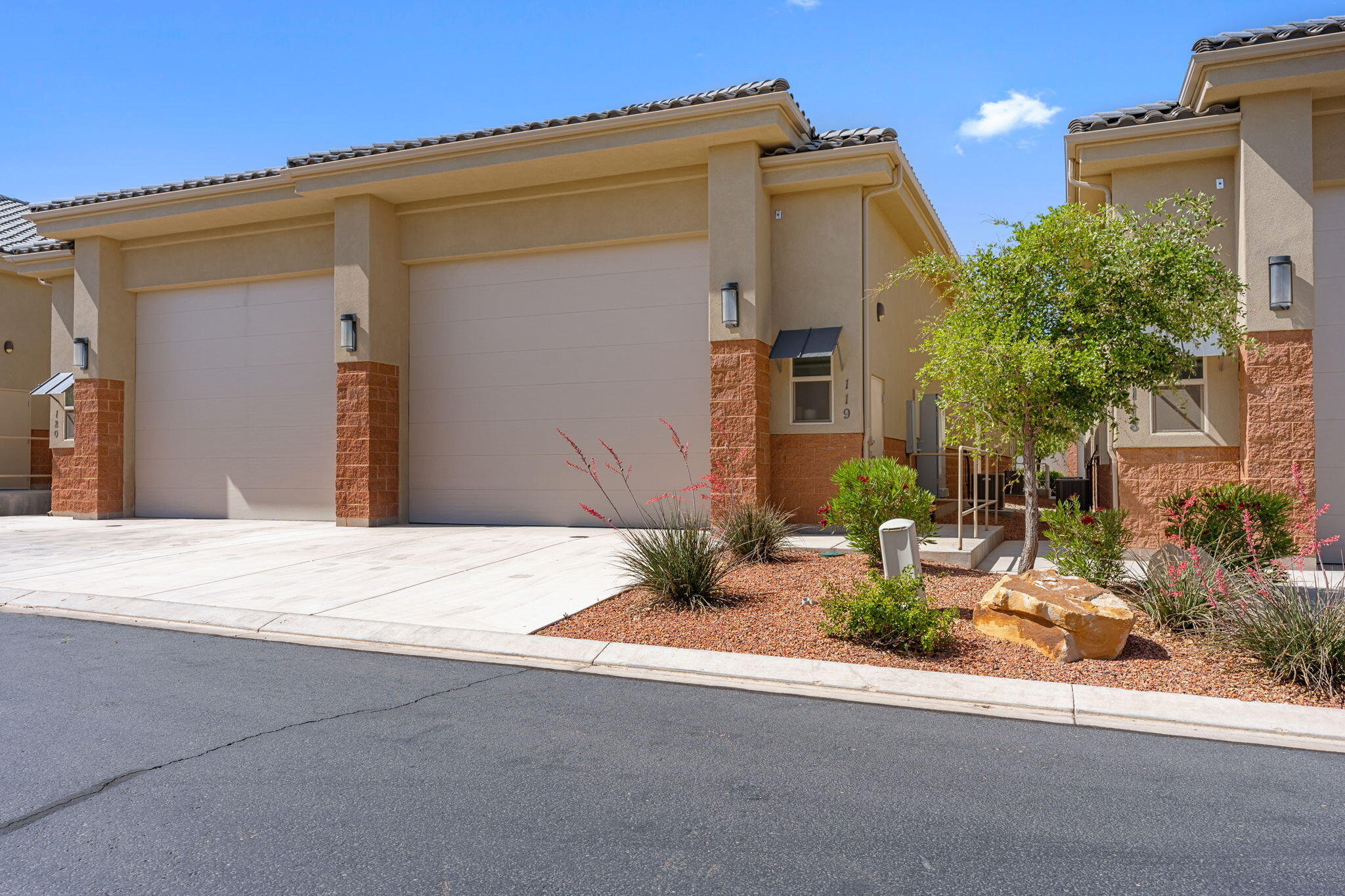 Hard to find Sun River Man Cave RV Garage. Climate Controlled with heat, a/c, water. Base man cave ready for your improvements. HOA fee is $375 a quarter, includes all utilities, security and exterior maintenance. Ready for all your RV toys, boats, motor homes, trailers etc. 25 X 50 (1250 total sf) with 14 X 18 garage door.  This versatile unit offers the perfect space for work, play, and storage. Zoned for RV storage, Units are privately owned and part of a well-maintained complex, also includes access to the RV Dump & Wash next door.


Buyer is responsible to verify ALL listing information including but not limited to: HOA dues/fees, transfer fees(on properties subject to an HOA), country club fees, acreage, square footage, etc.