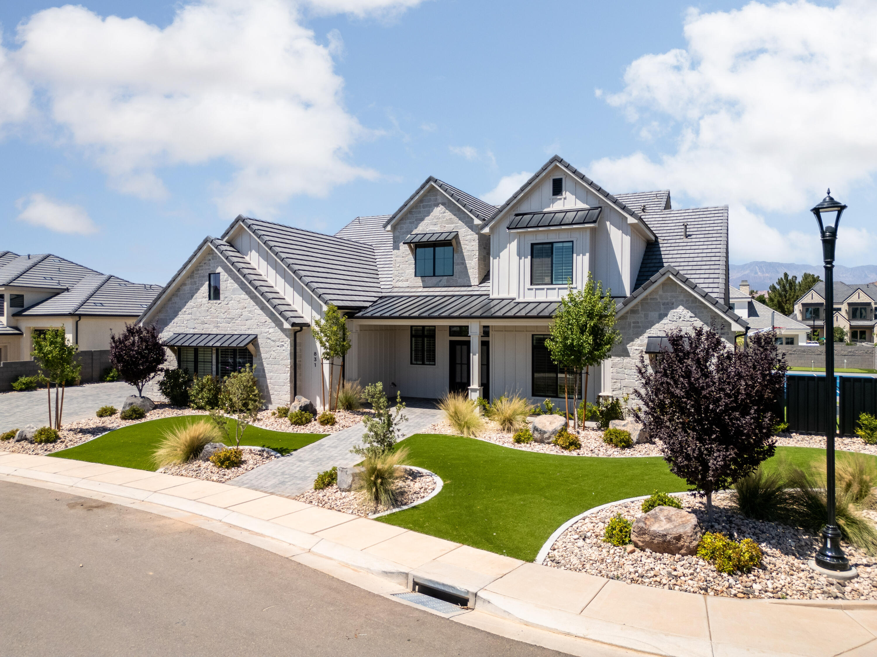 QUEENSRIDGE - Residential
