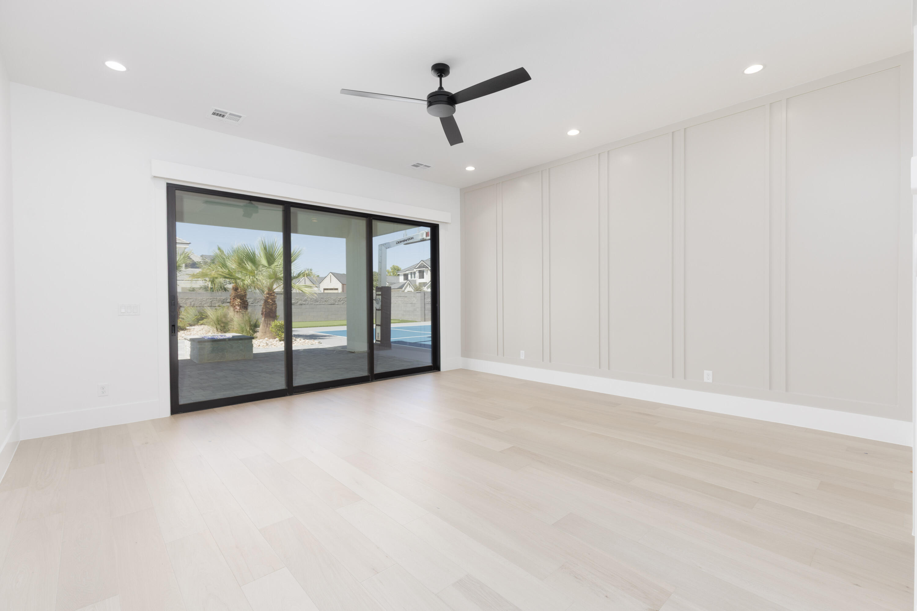 QUEENSRIDGE - Residential