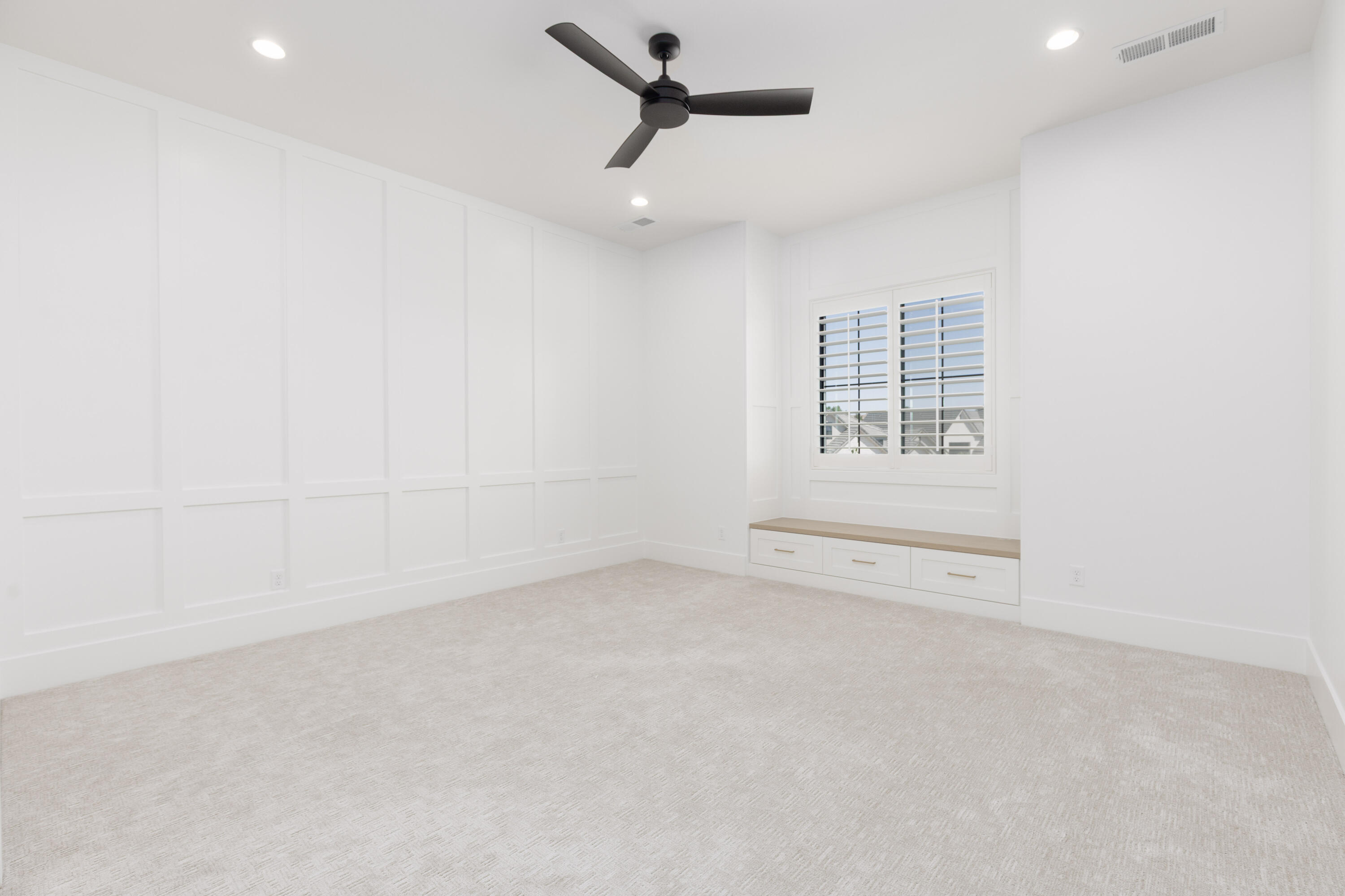 QUEENSRIDGE - Residential
