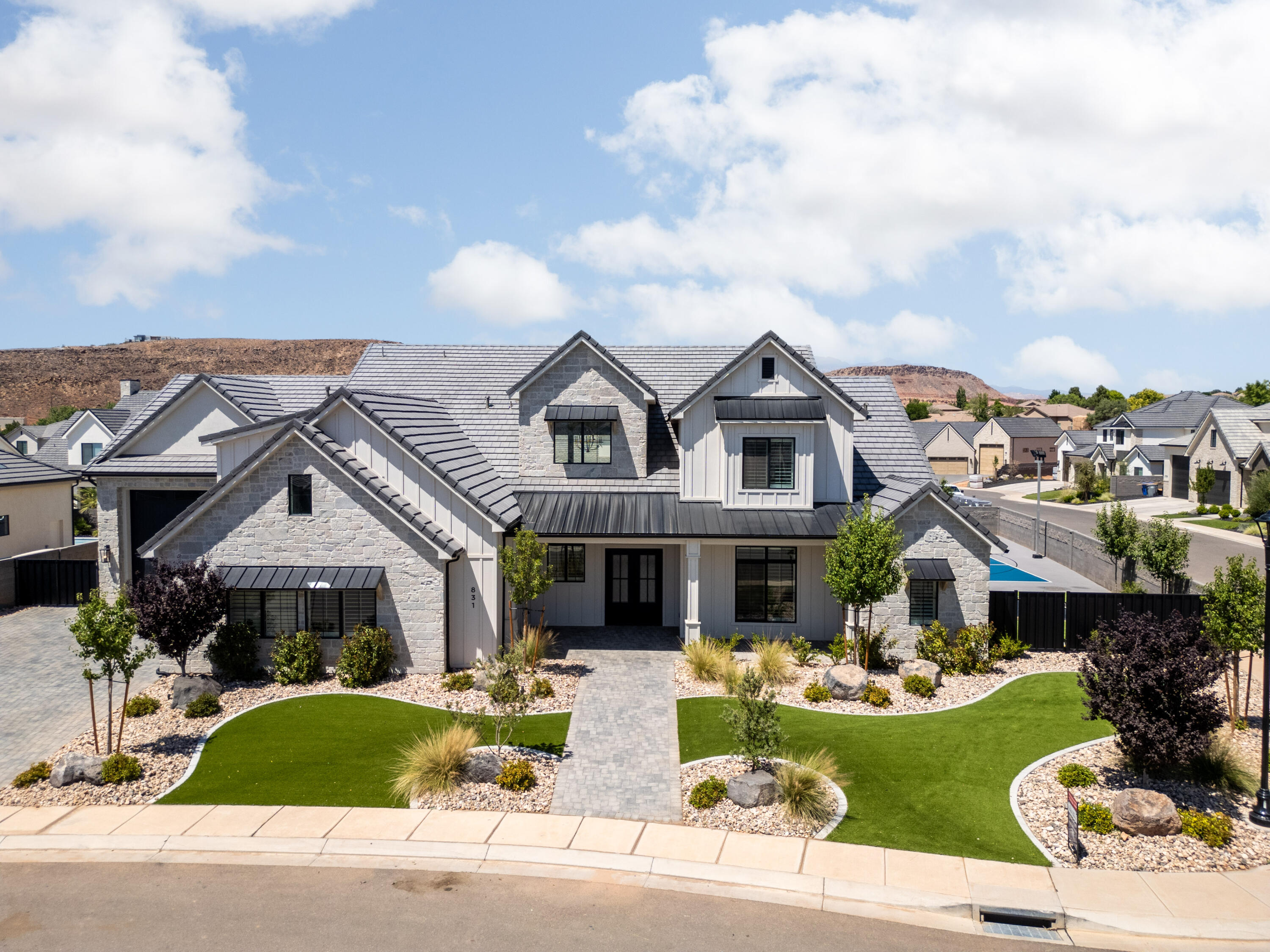 QUEENSRIDGE - Residential
