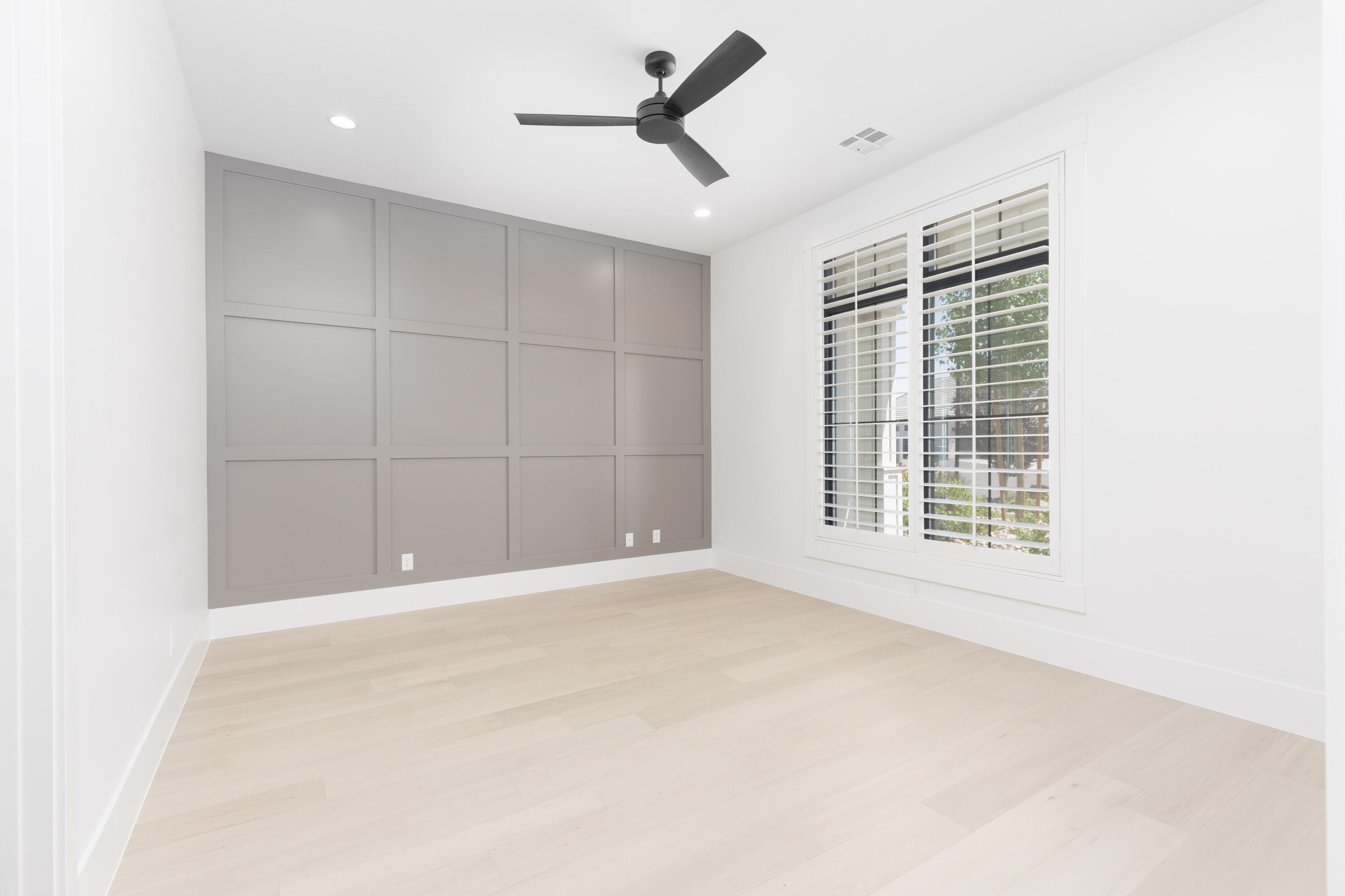 QUEENSRIDGE - Residential