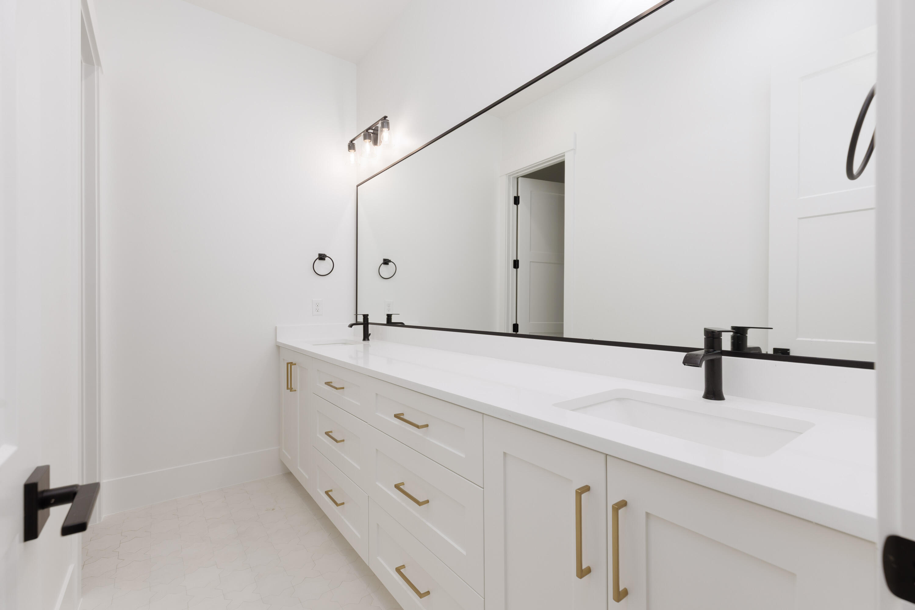 QUEENSRIDGE - Residential