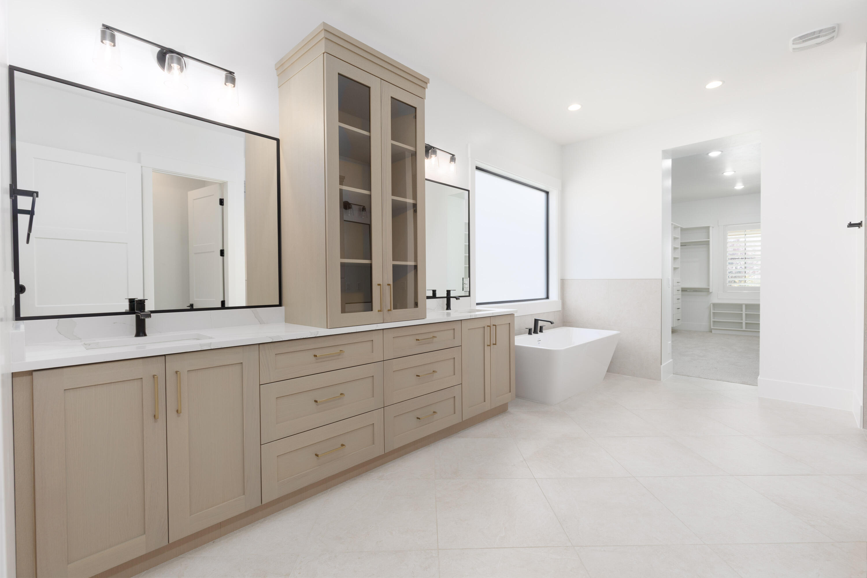 QUEENSRIDGE - Residential