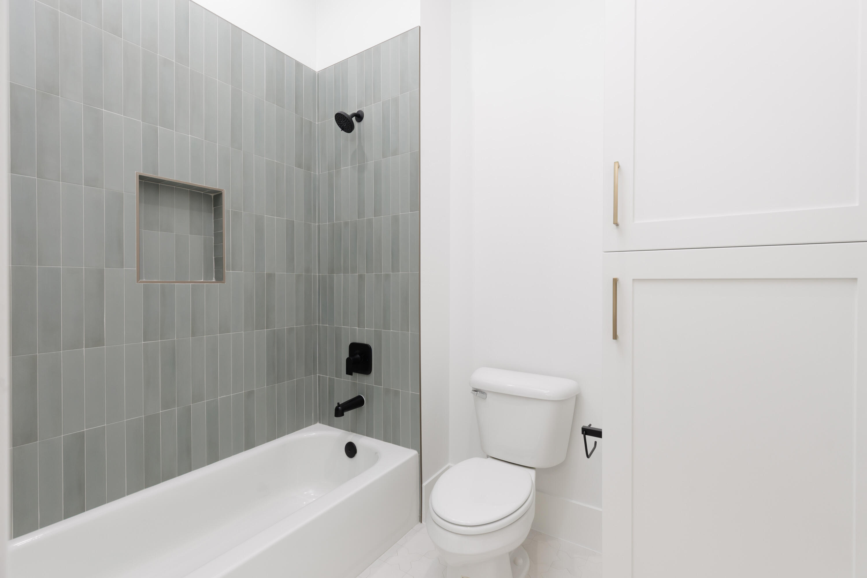 QUEENSRIDGE - Residential