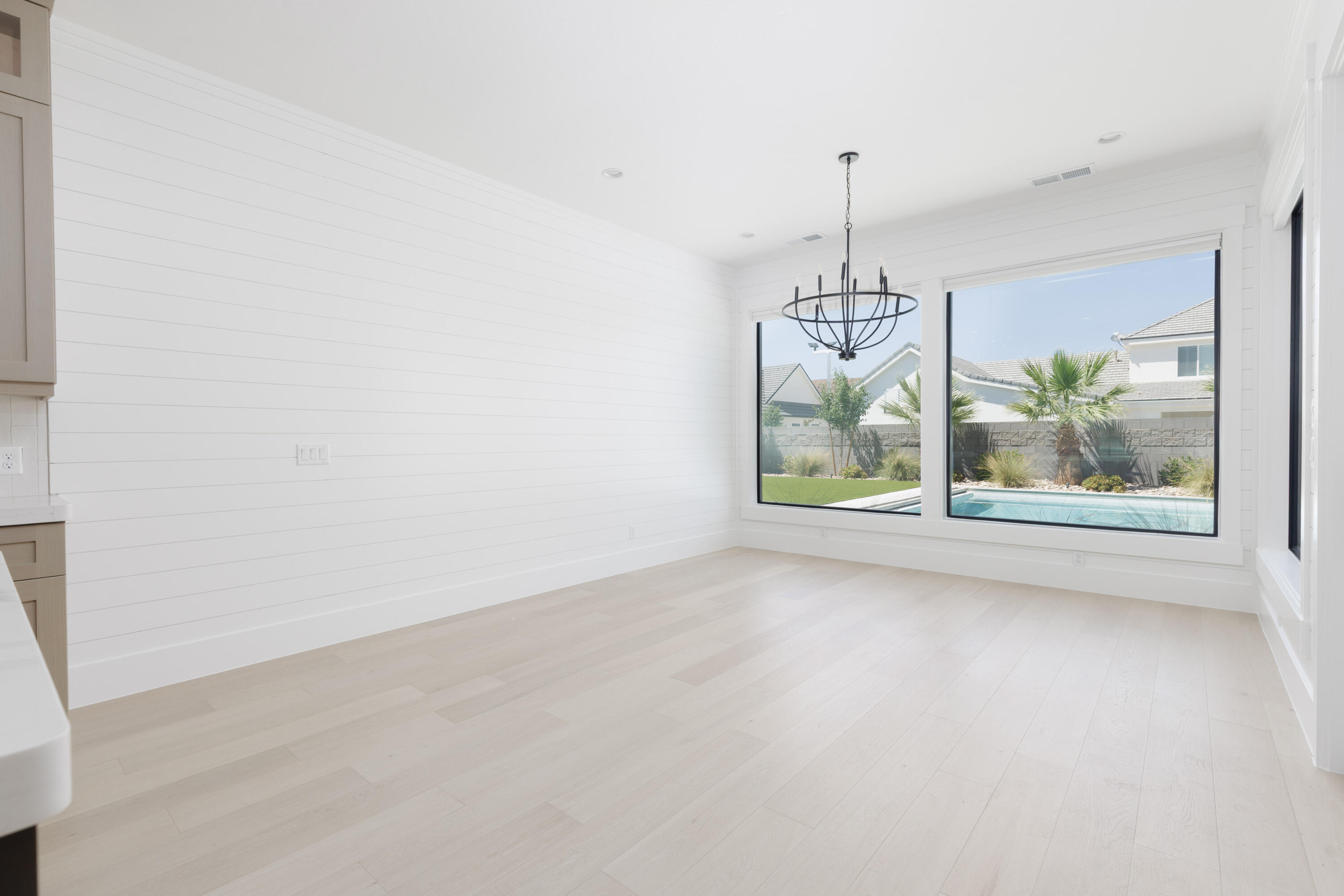 QUEENSRIDGE - Residential