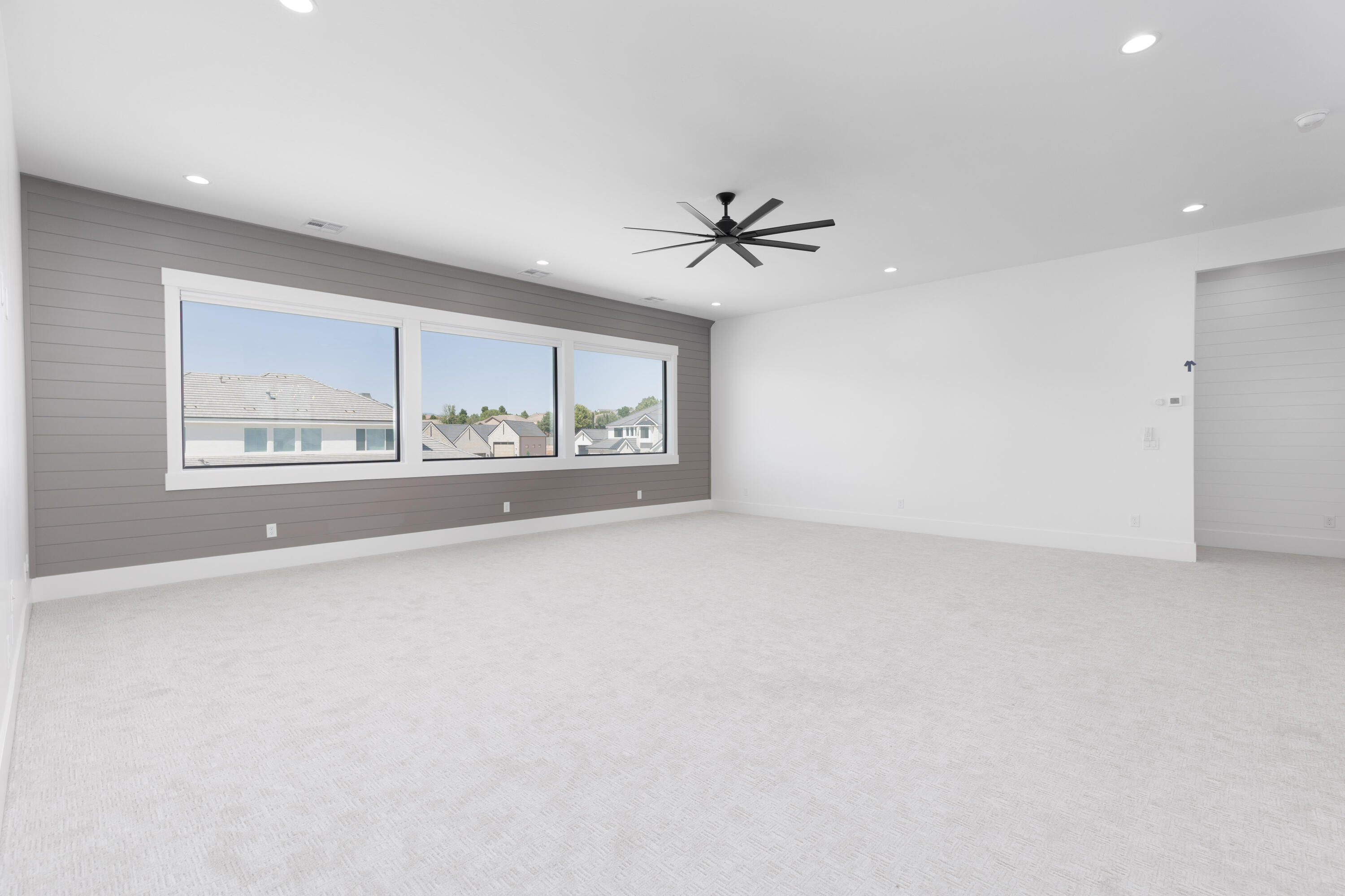 QUEENSRIDGE - Residential