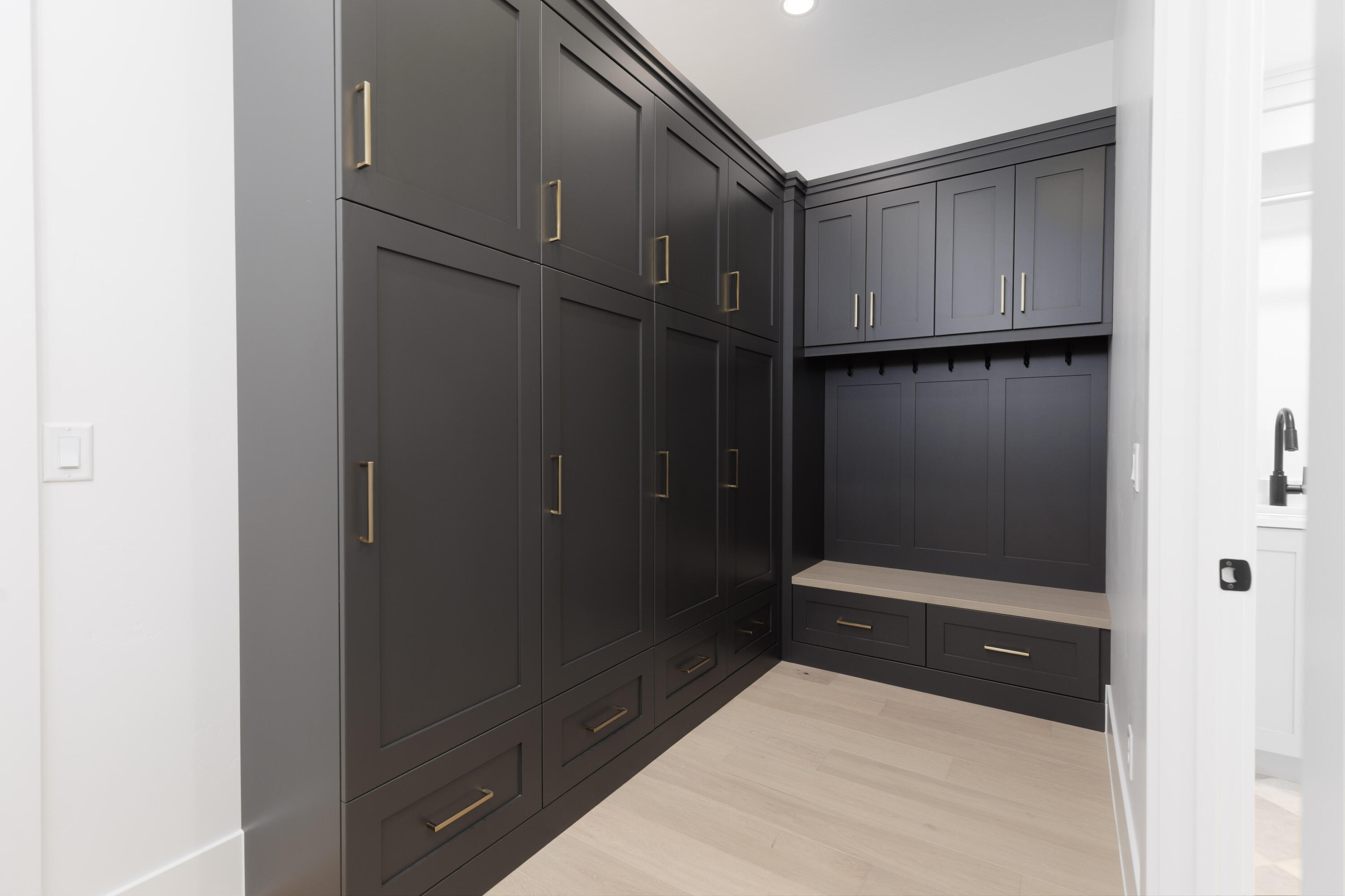 QUEENSRIDGE - Residential