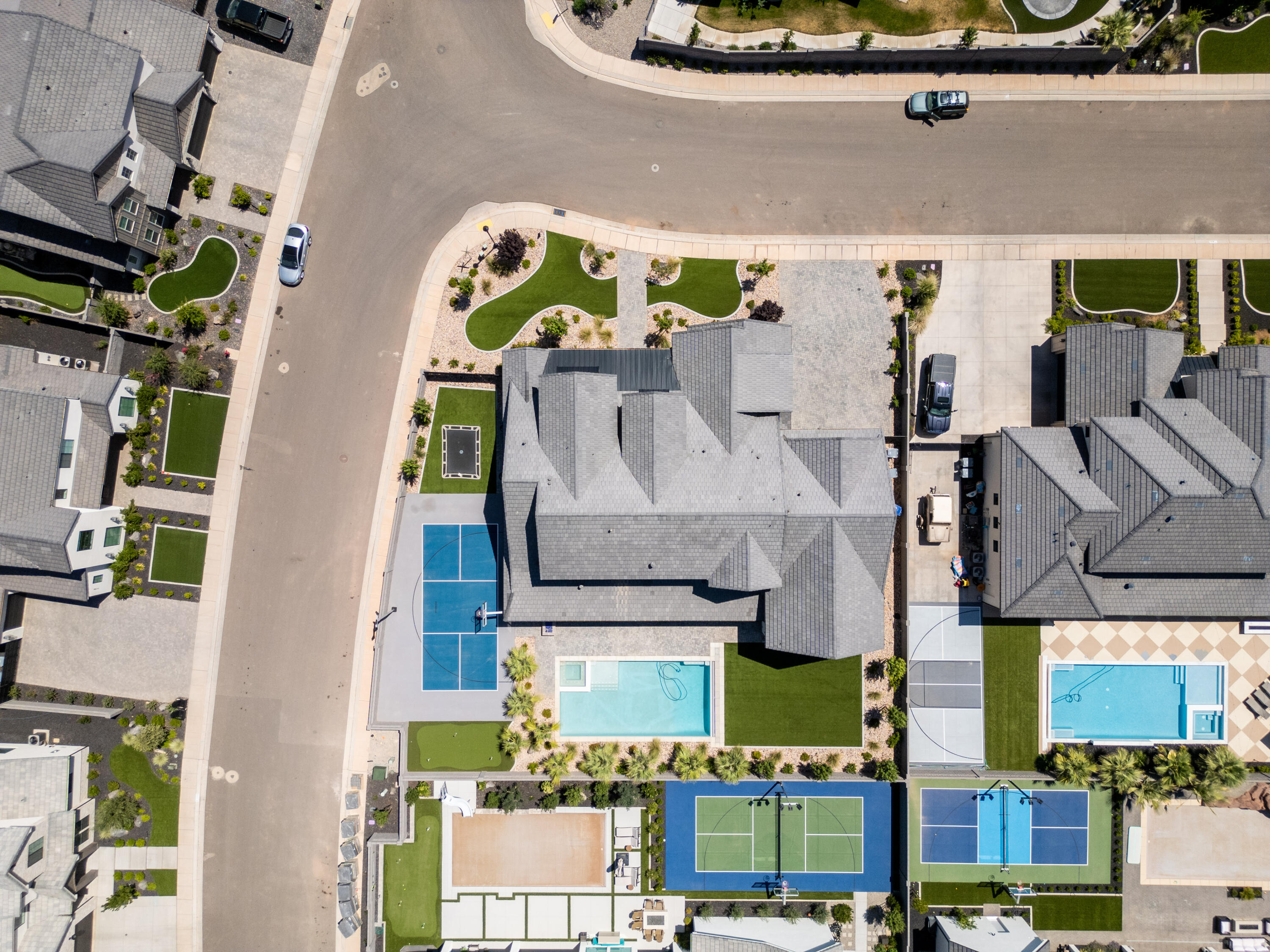 QUEENSRIDGE - Residential