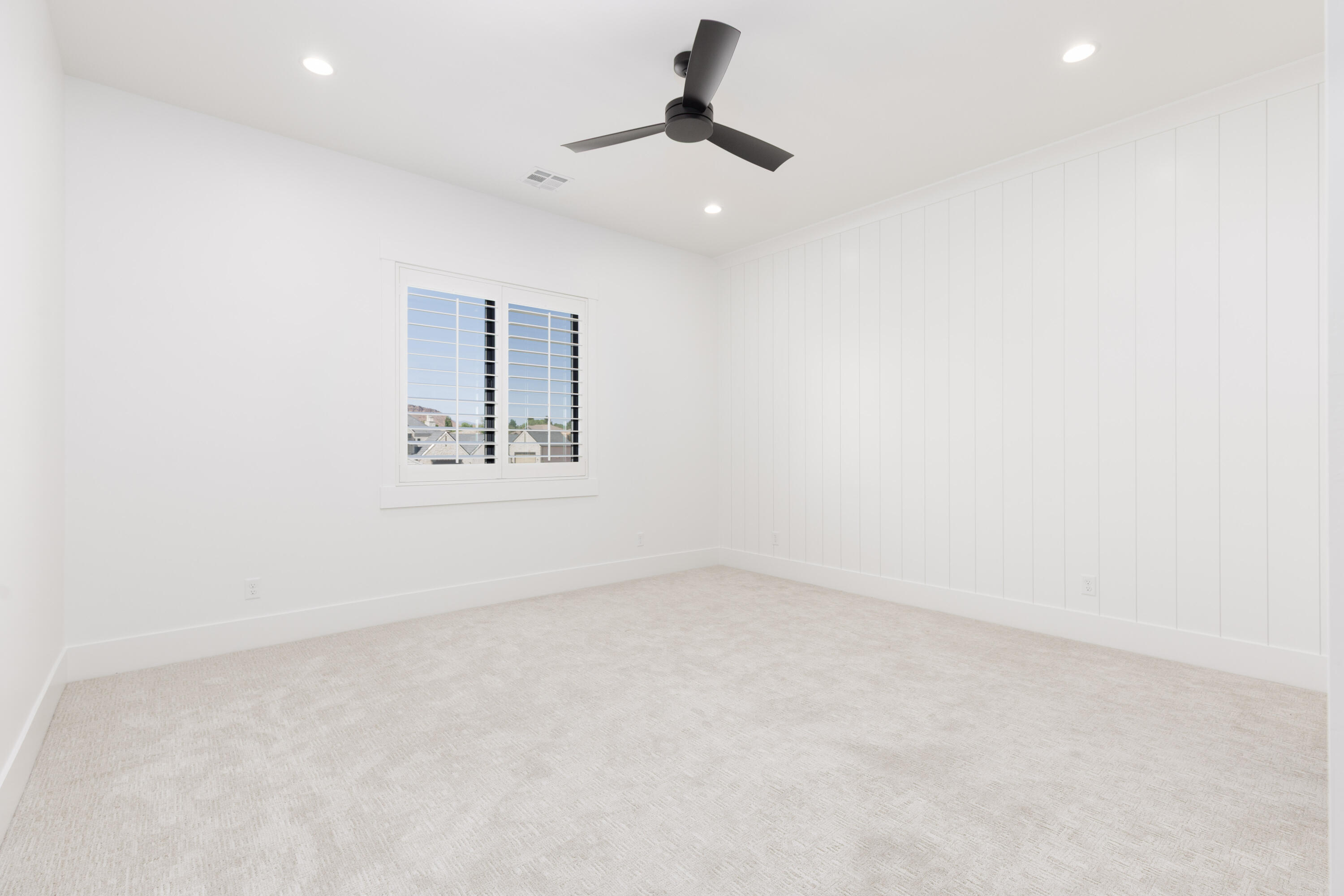 QUEENSRIDGE - Residential
