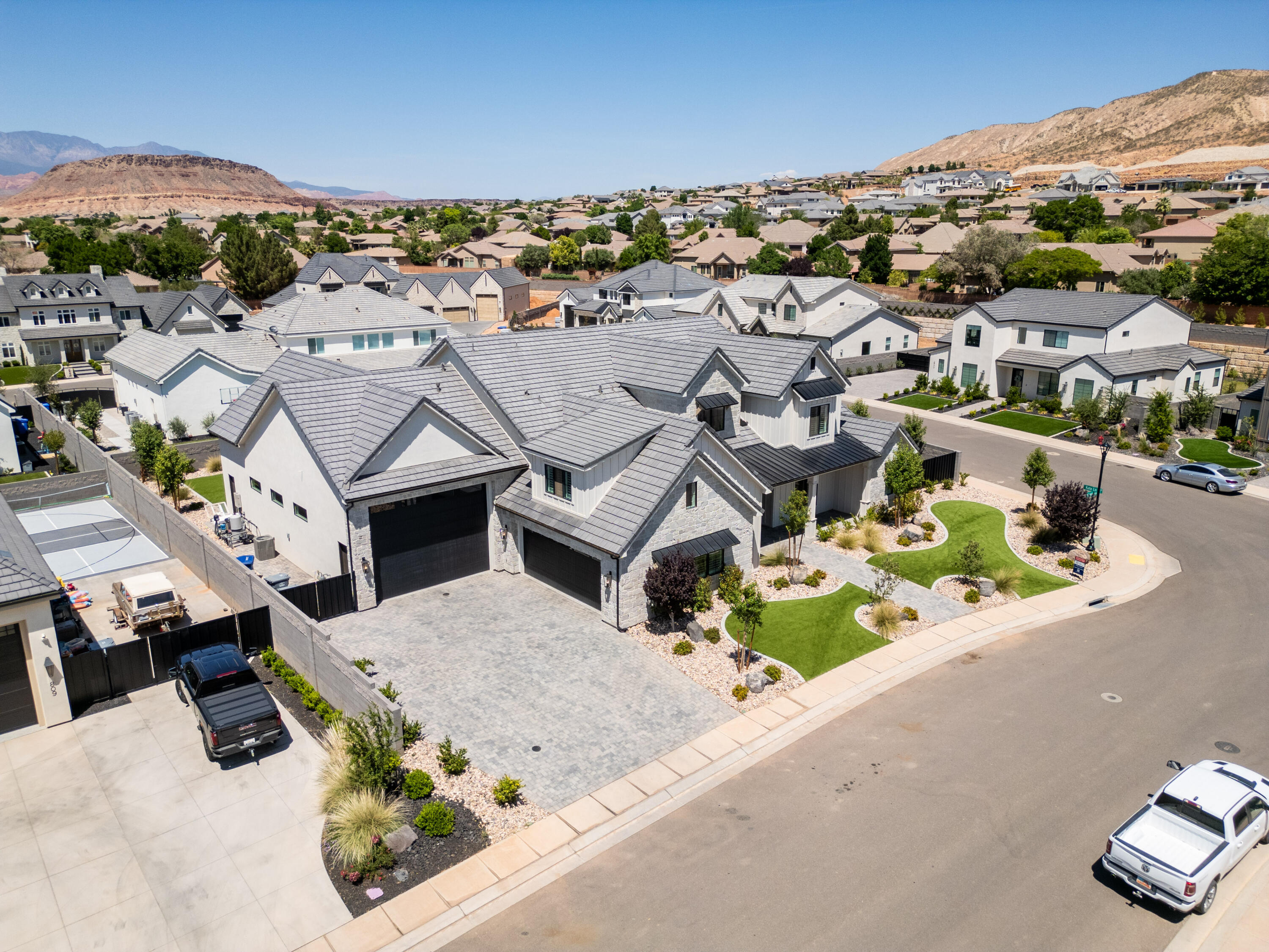 QUEENSRIDGE - Residential