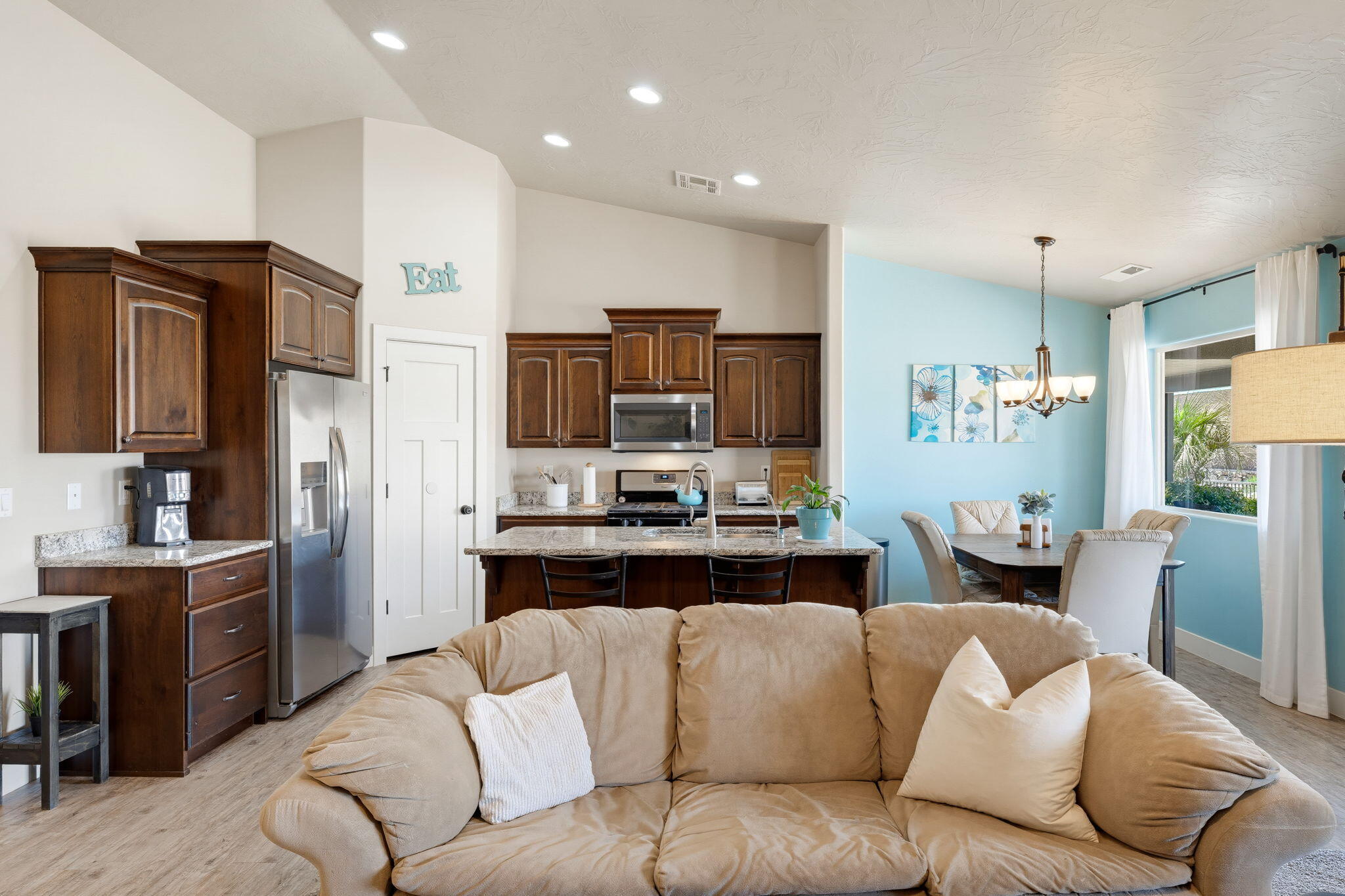 CANYON RIDGE - Residential