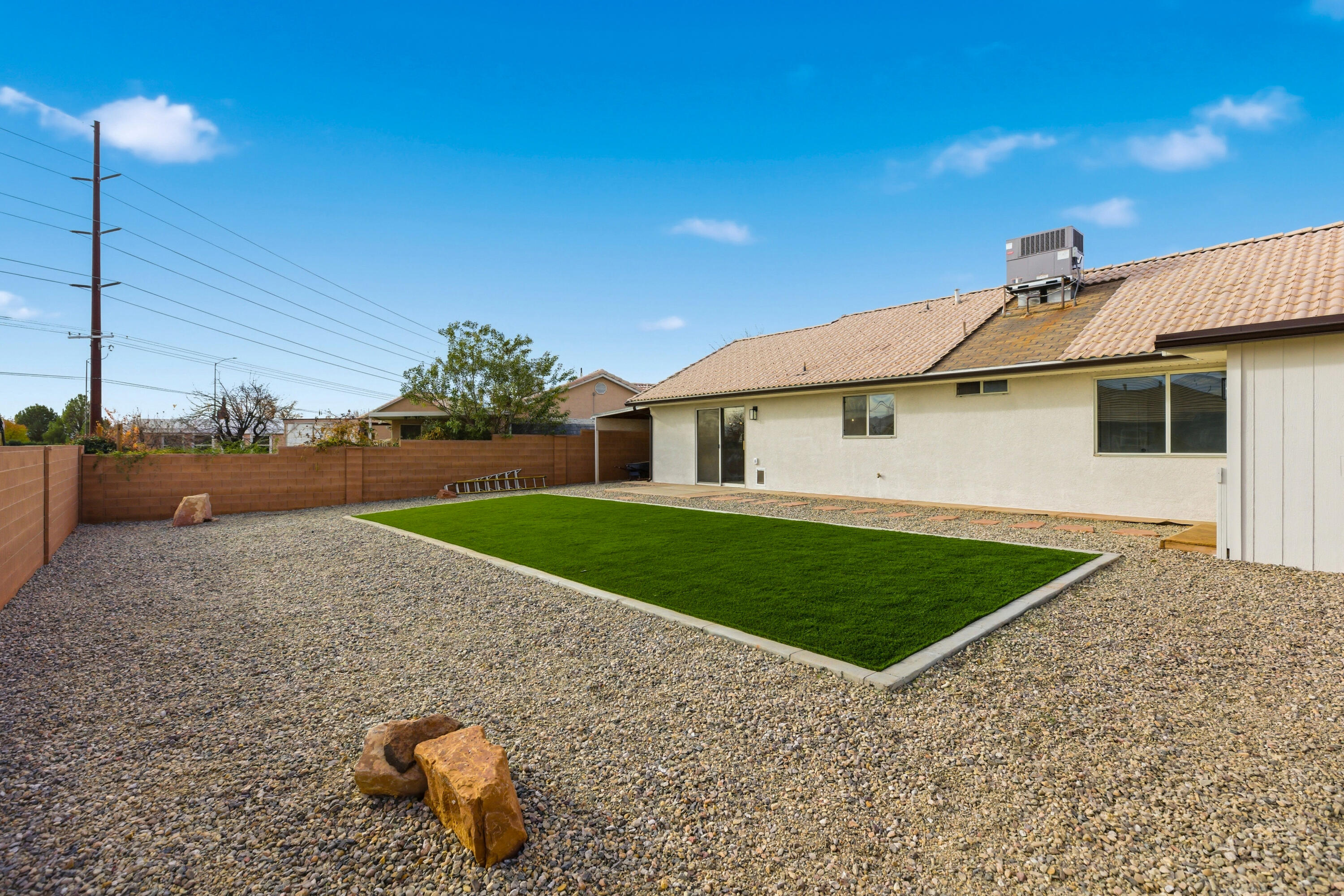 PARADISE VISTA - Residential