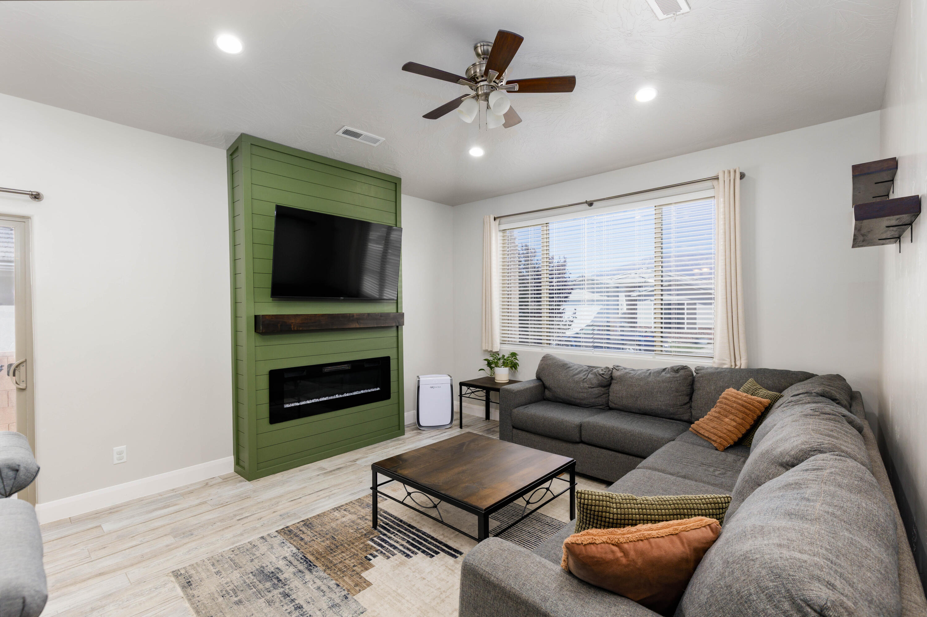 ZIONS GATE ESTATES - Residential