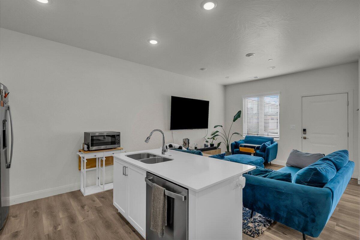 AUBURN HILLS - Residential