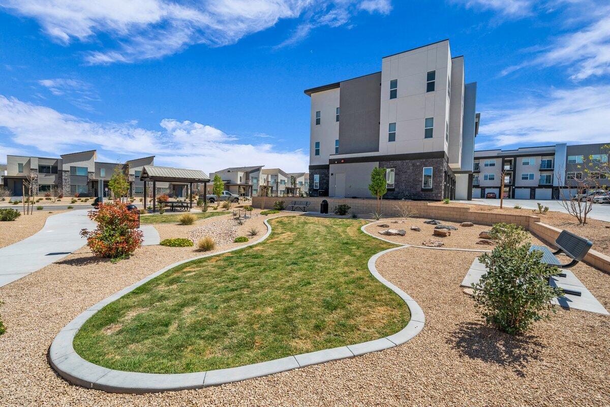AUBURN HILLS - Residential