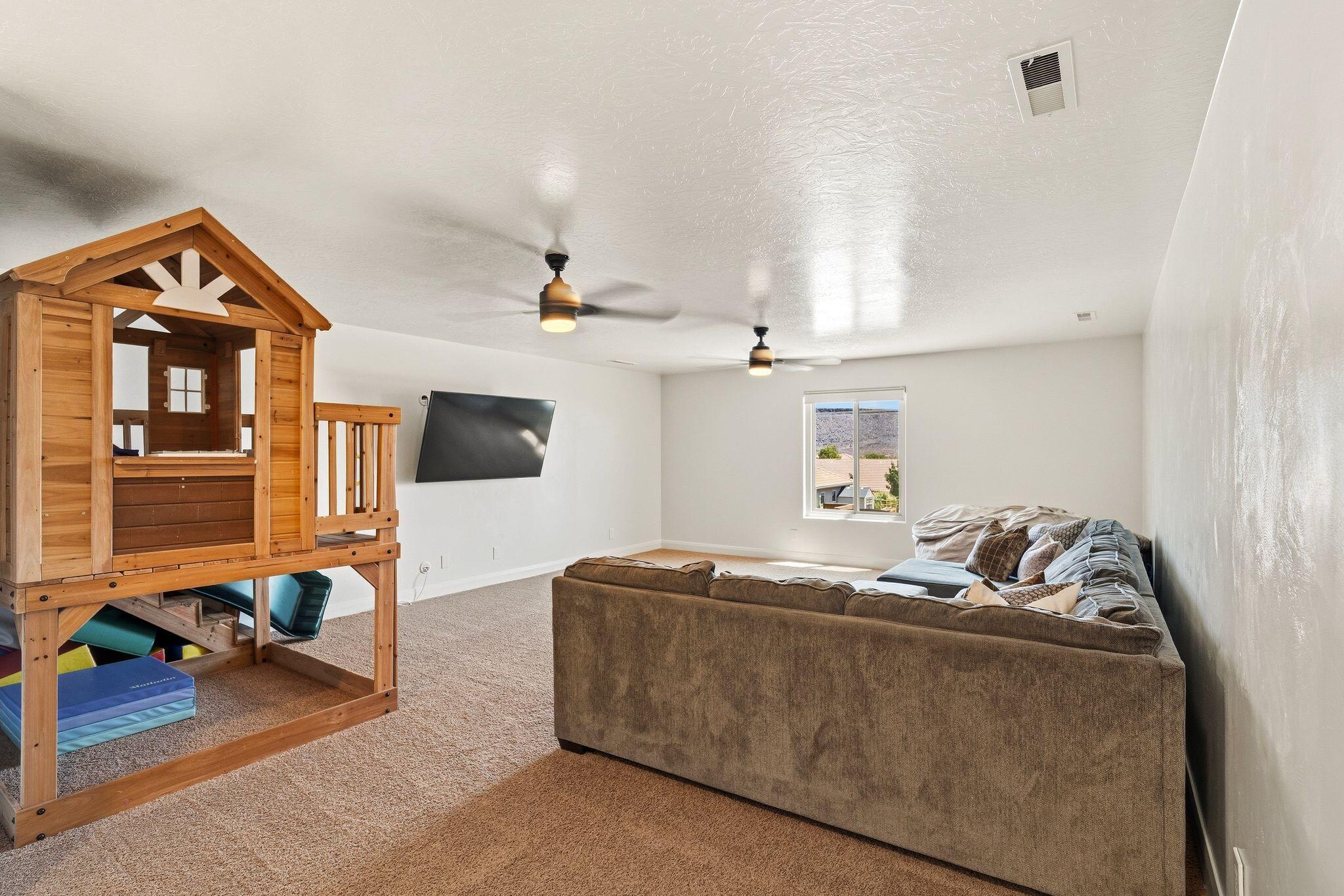 HIGHLANDS AT GREEN VALLEY - Residential