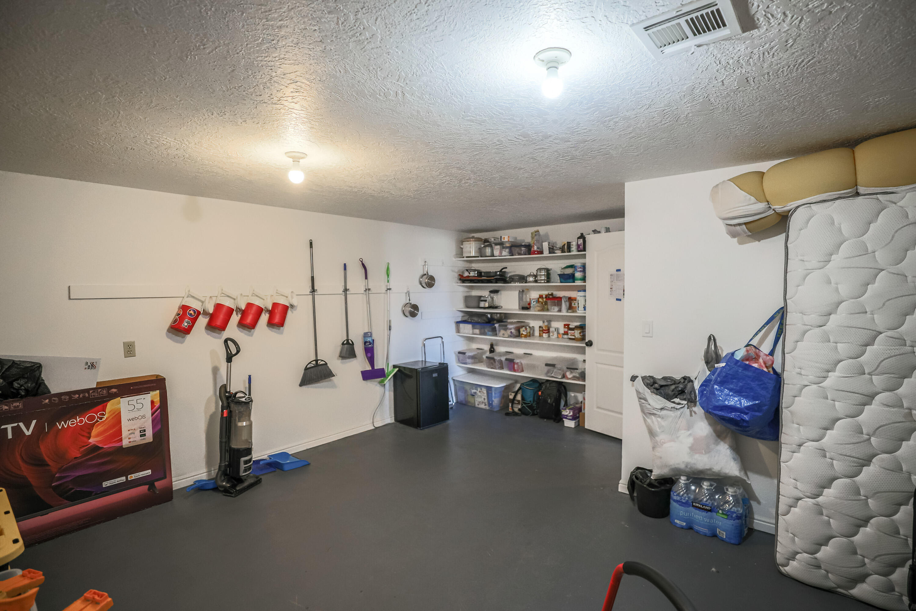 BLOOMINGTON HILLS - Residential
