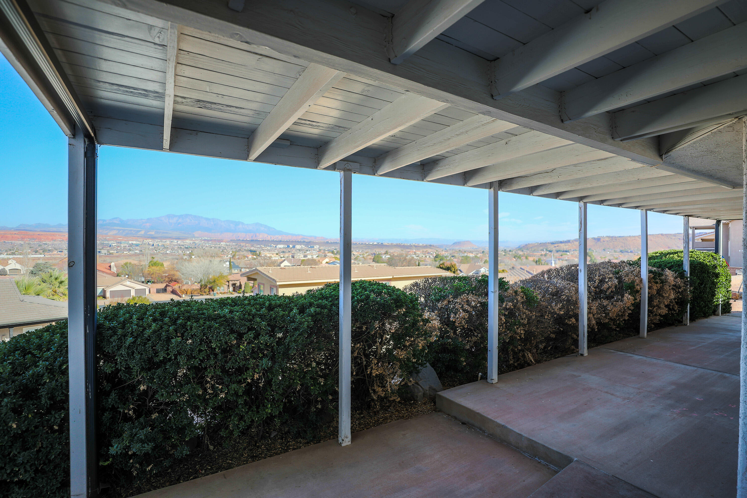 BLOOMINGTON HILLS - Residential