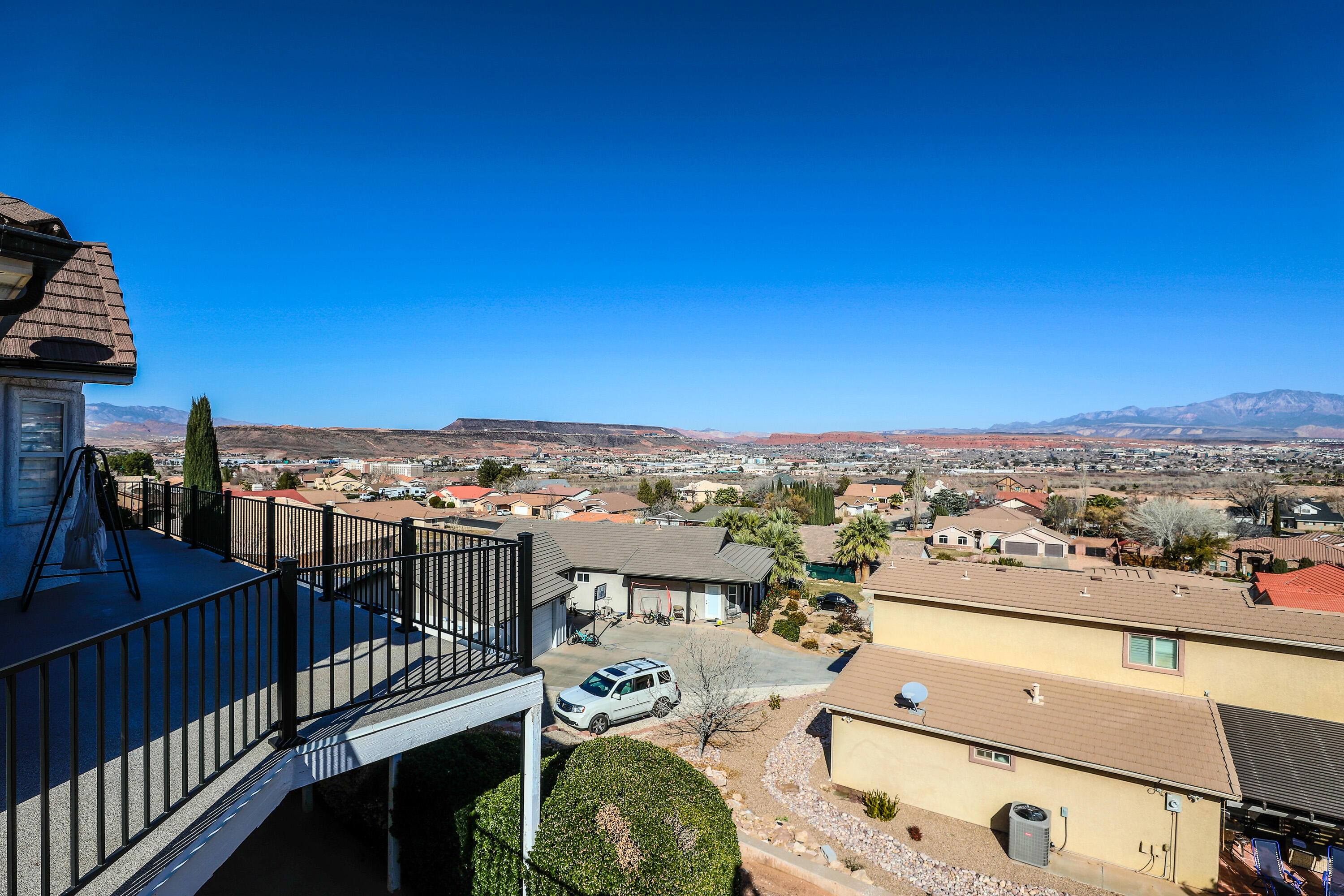 BLOOMINGTON HILLS - Residential
