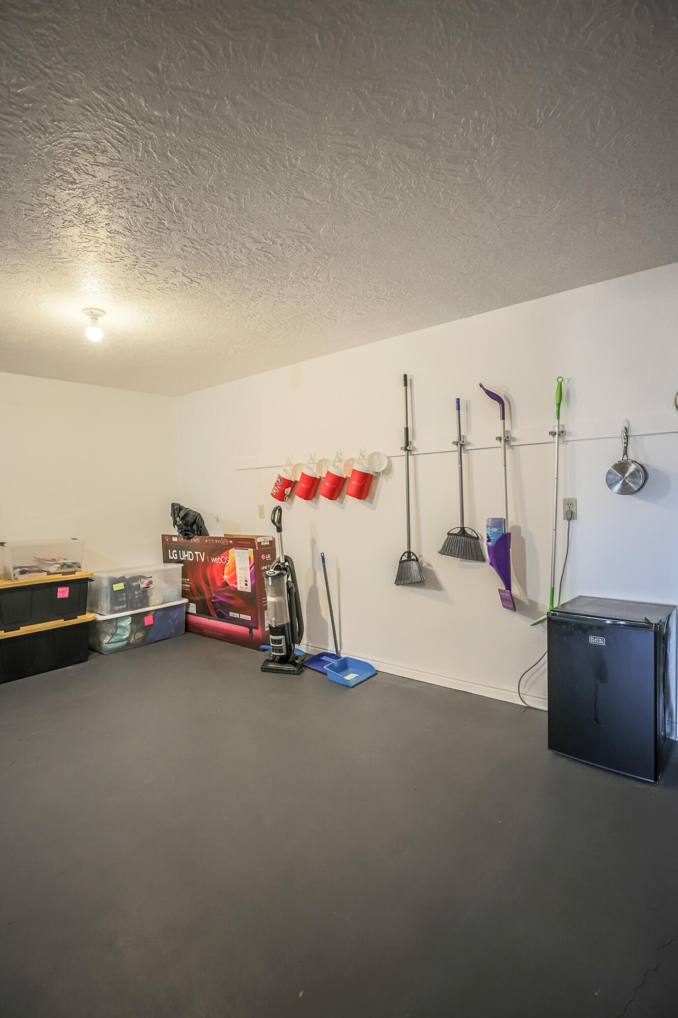 BLOOMINGTON HILLS - Residential