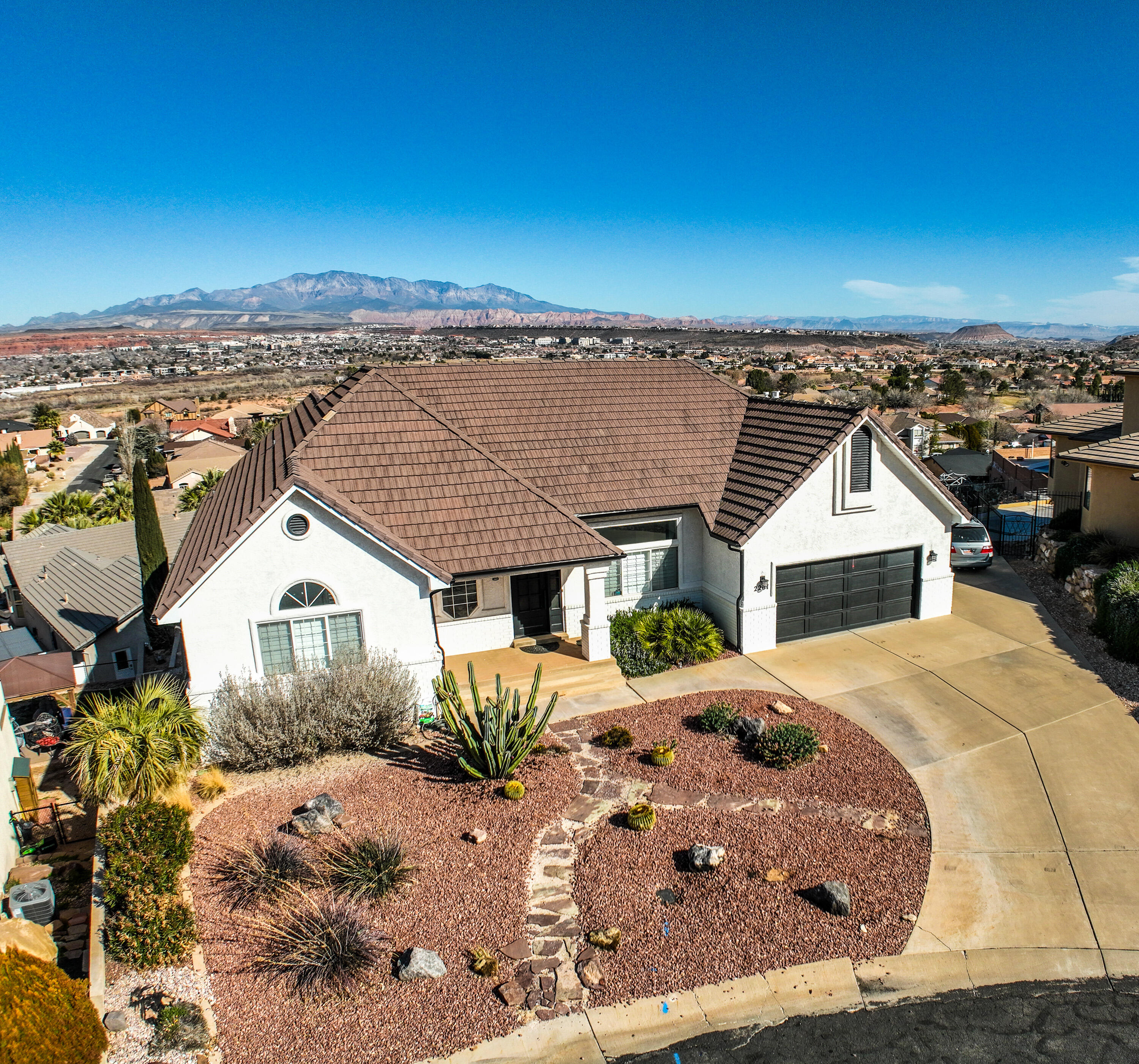 BLOOMINGTON HILLS - Residential