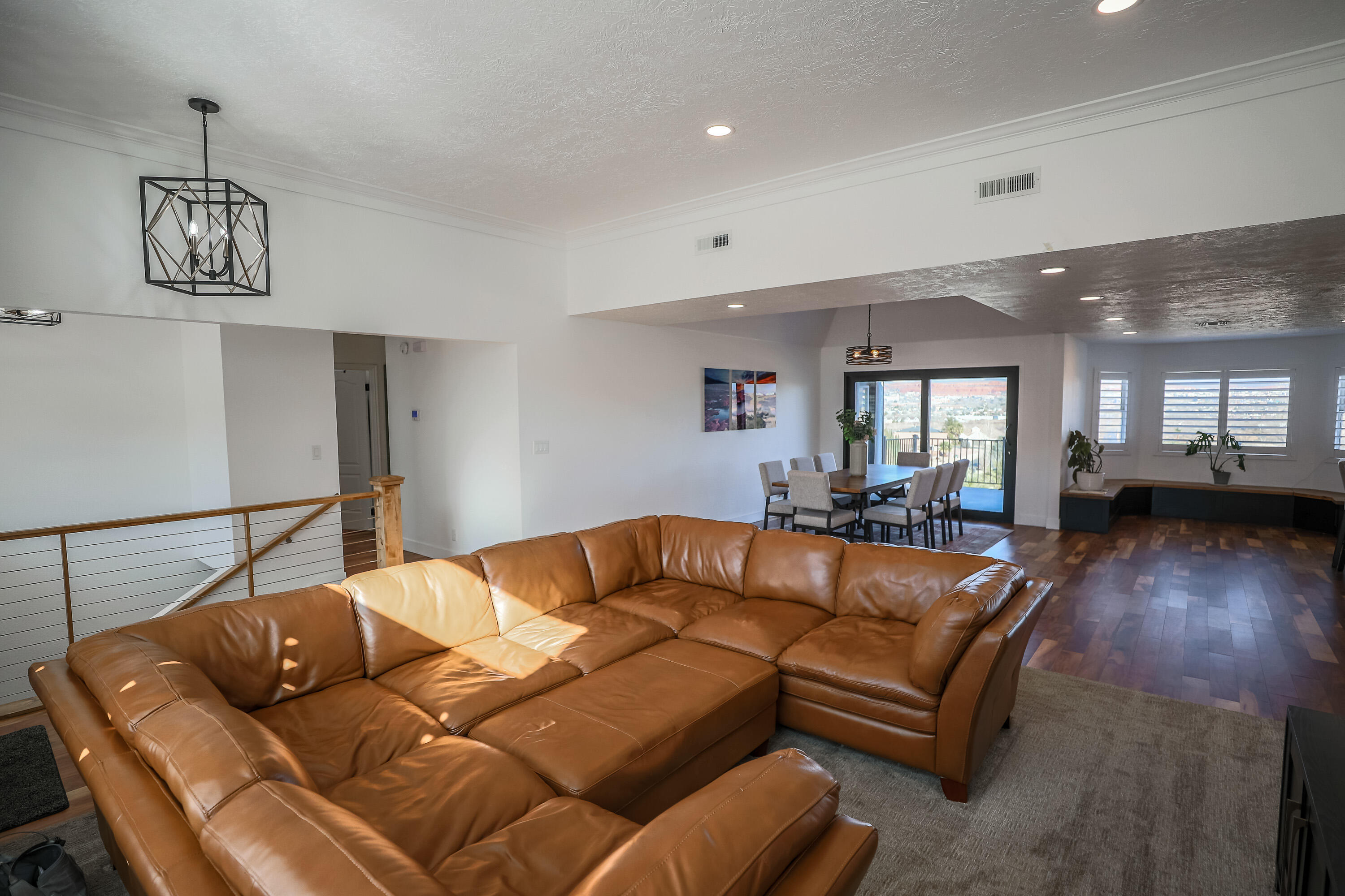 BLOOMINGTON HILLS - Residential