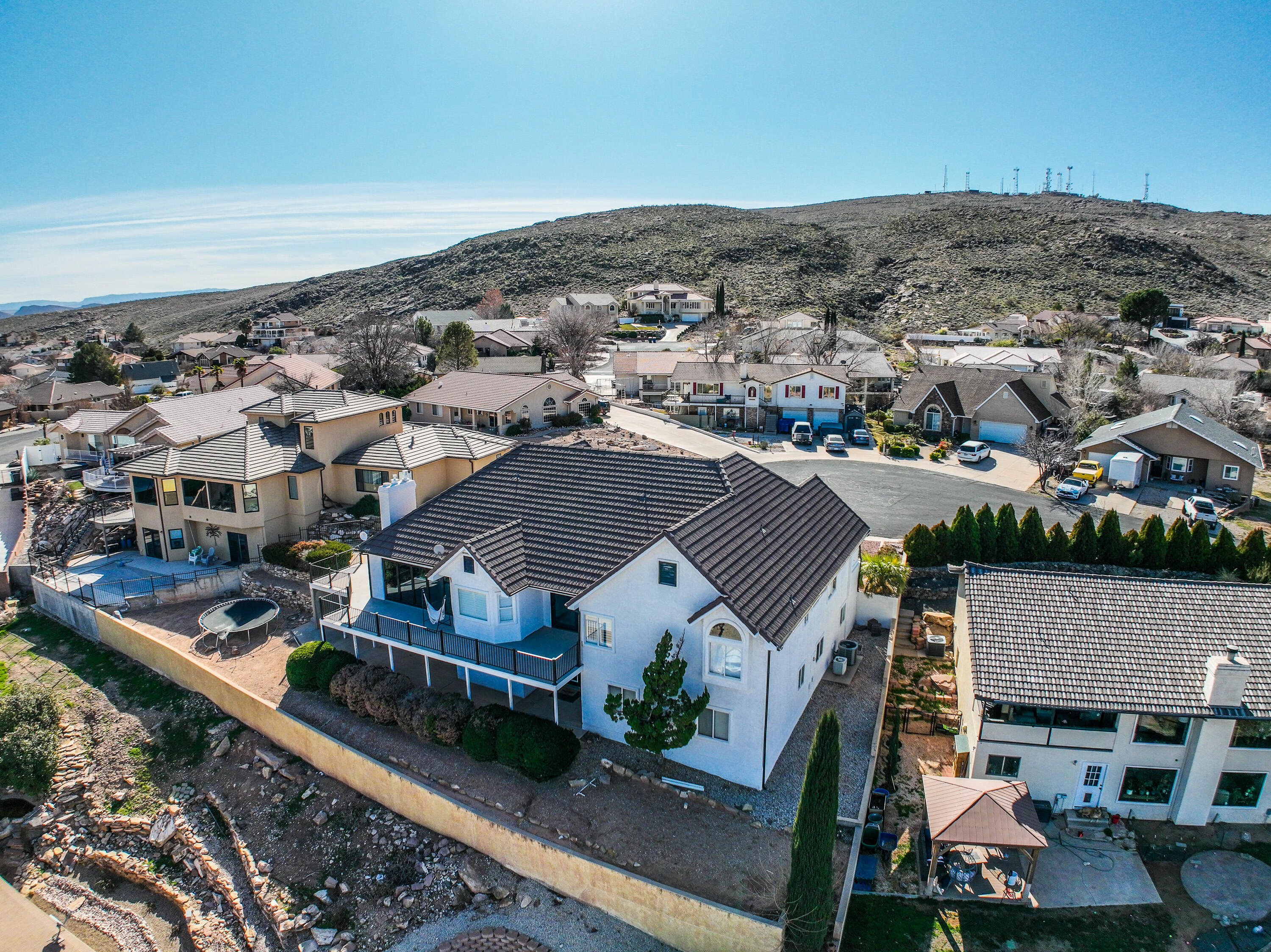 BLOOMINGTON HILLS - Residential